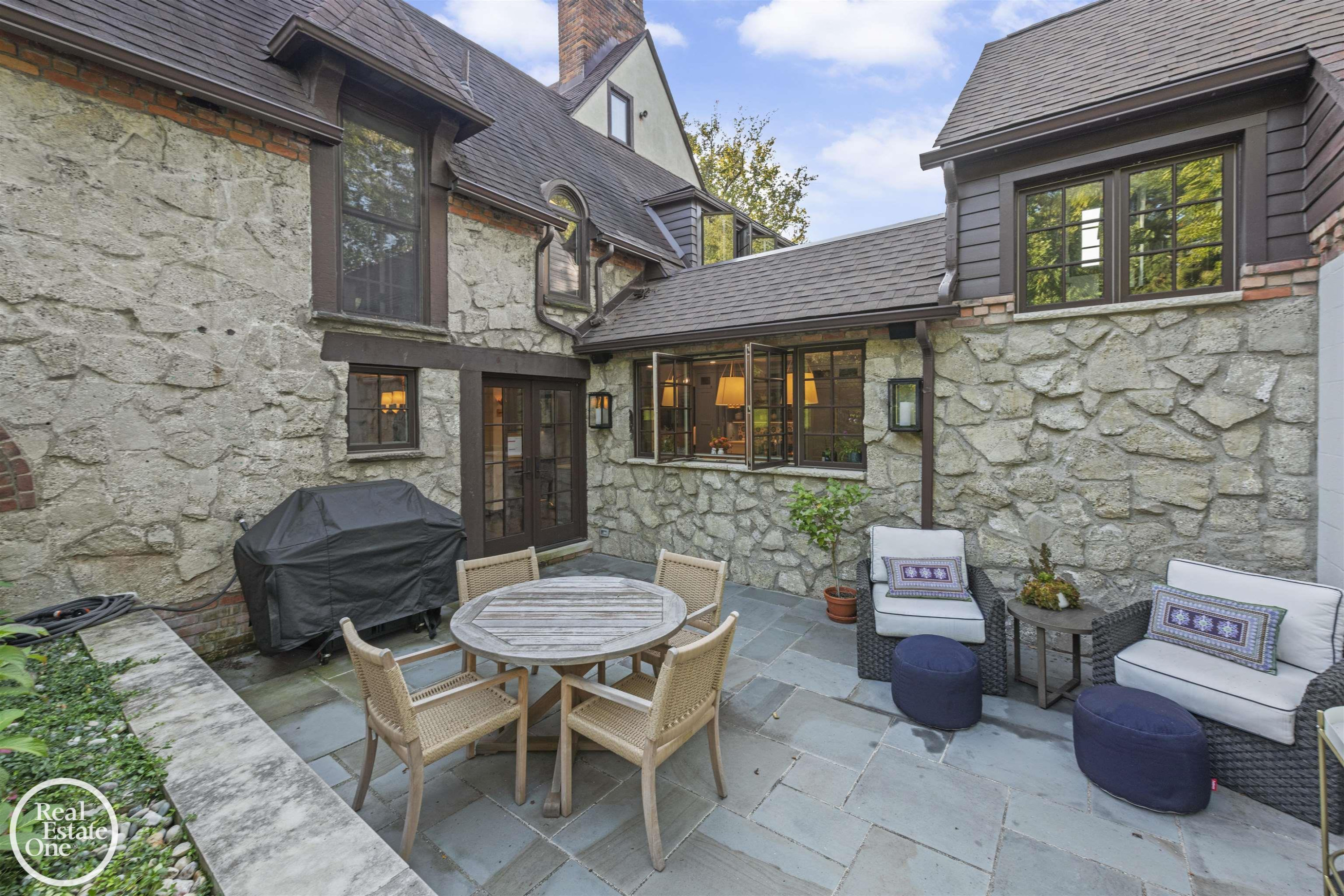 242 Lewiston Road, Grosse Pointe Farms, MI 48236 — Photo 34