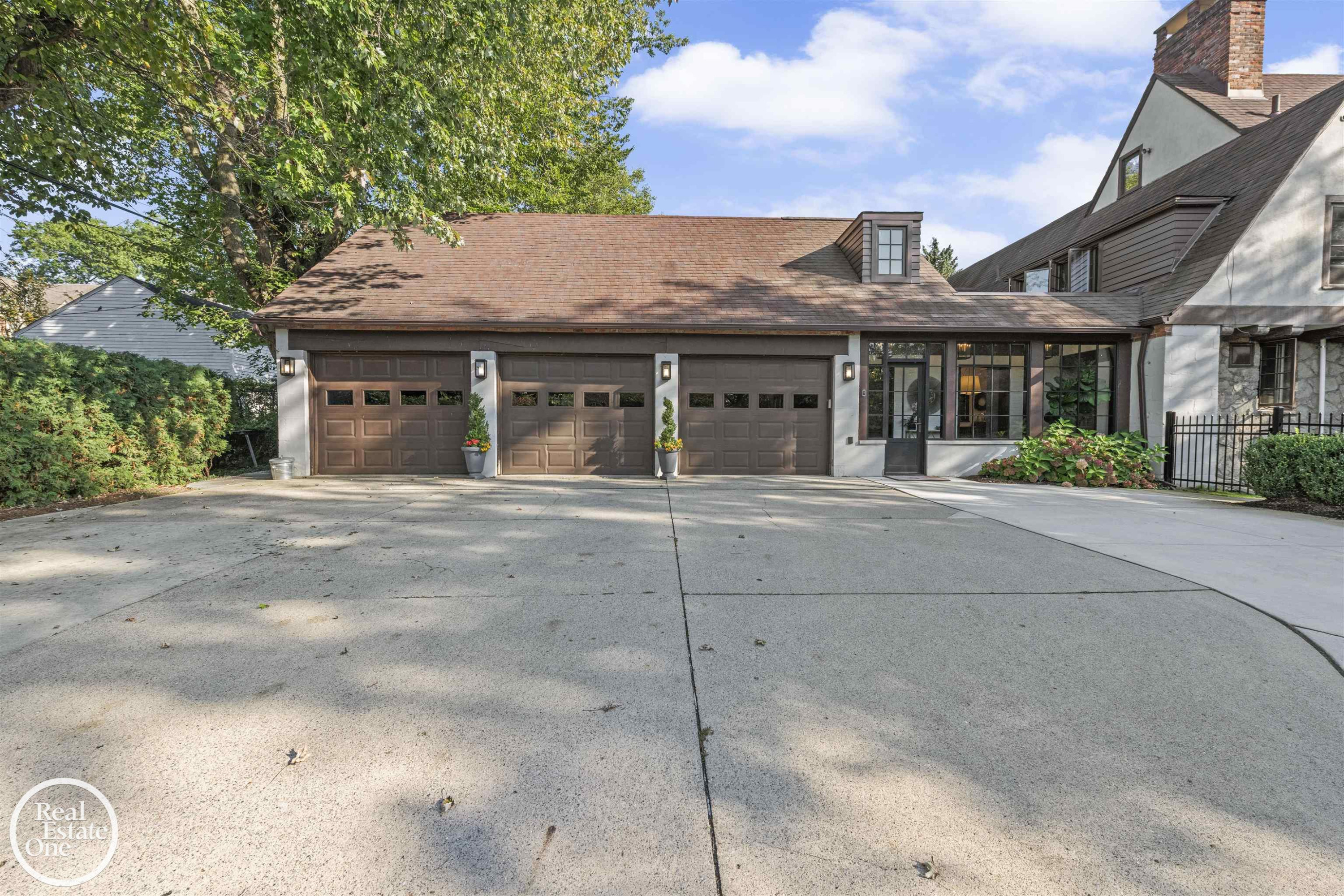 242 Lewiston Road, Grosse Pointe Farms, MI 48236 — Photo 37