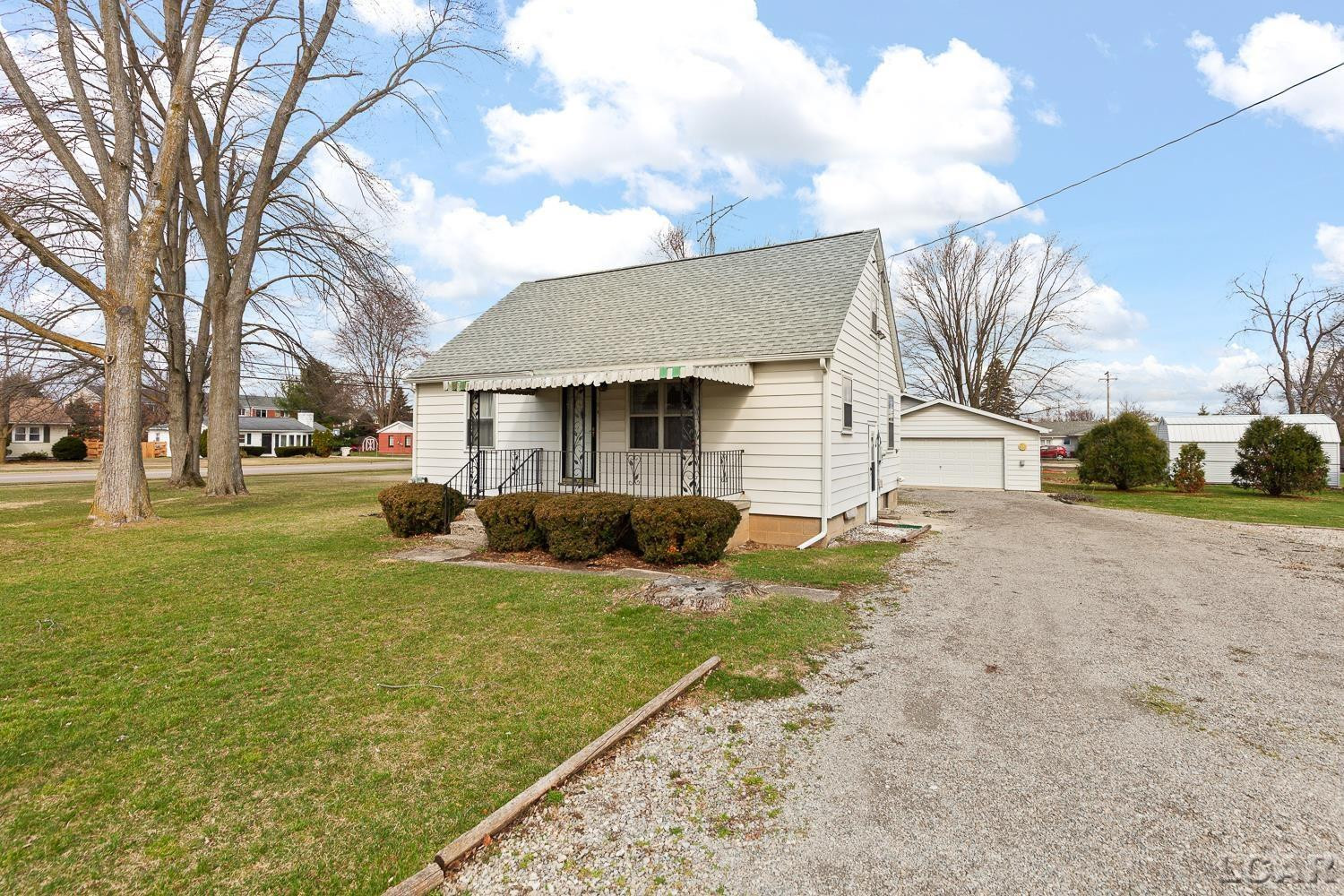 108 S Occidental Highway, Tecumseh, MI 49286 — front exterior