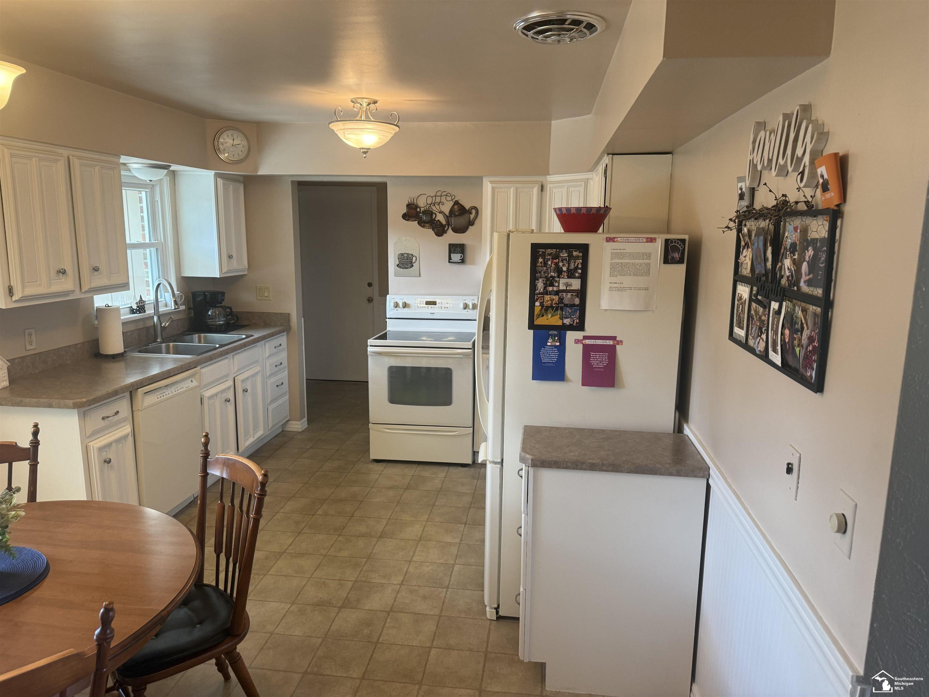 1127 Oakmont Drive, Temperance, MI 48182 — Photo 18