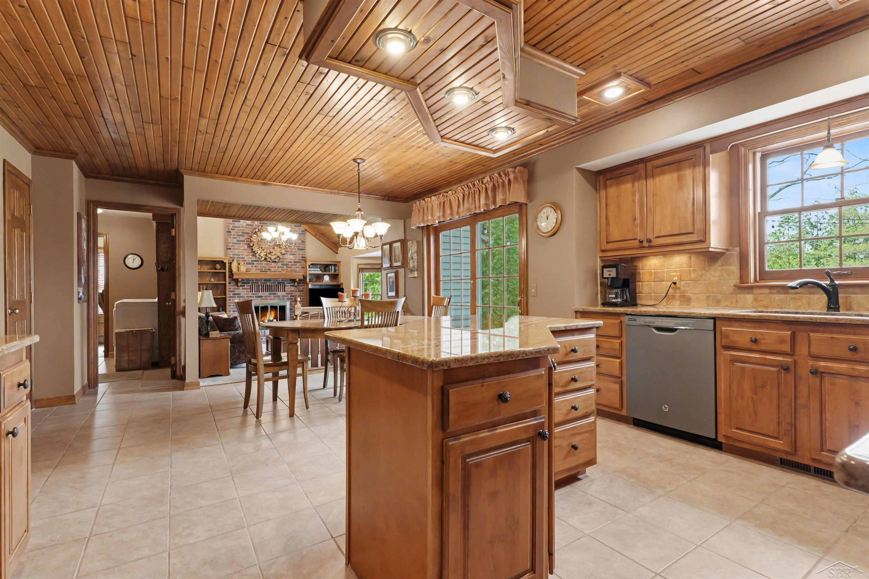 3873 Chipping Norton Court, Saginaw, MI 48603 — Photo 8