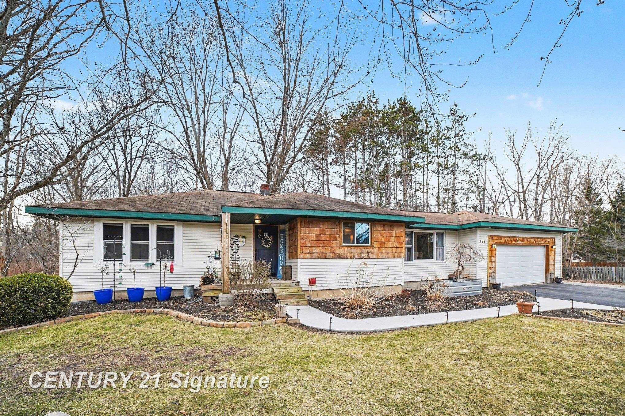 611 Sandow Road, Midland, MI 48640 — Photo 2