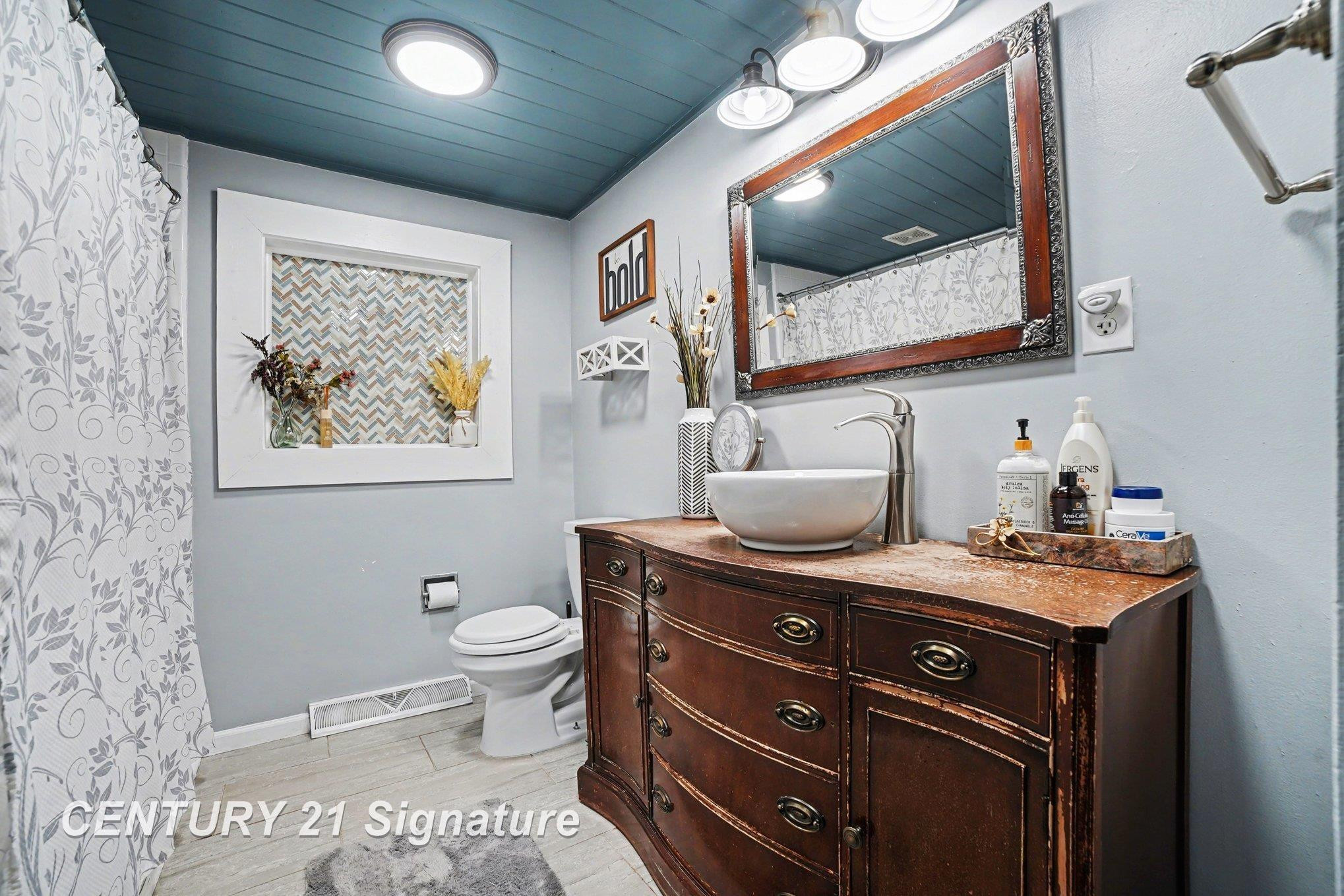 611 Sandow Road, Midland, MI 48640 — Photo 13