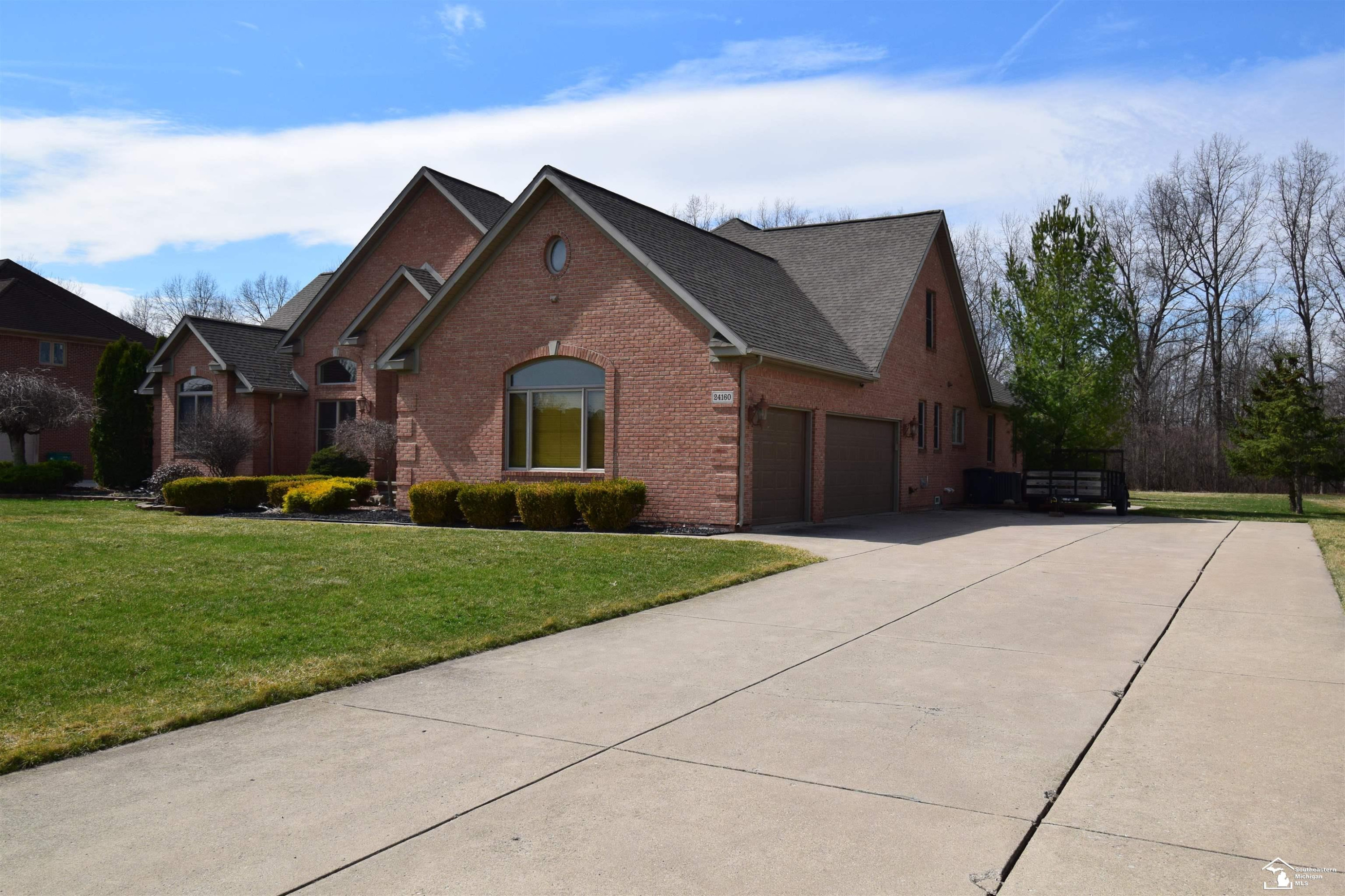 24160 Fairview Drive, New Boston, MI 48164 — Photo 2