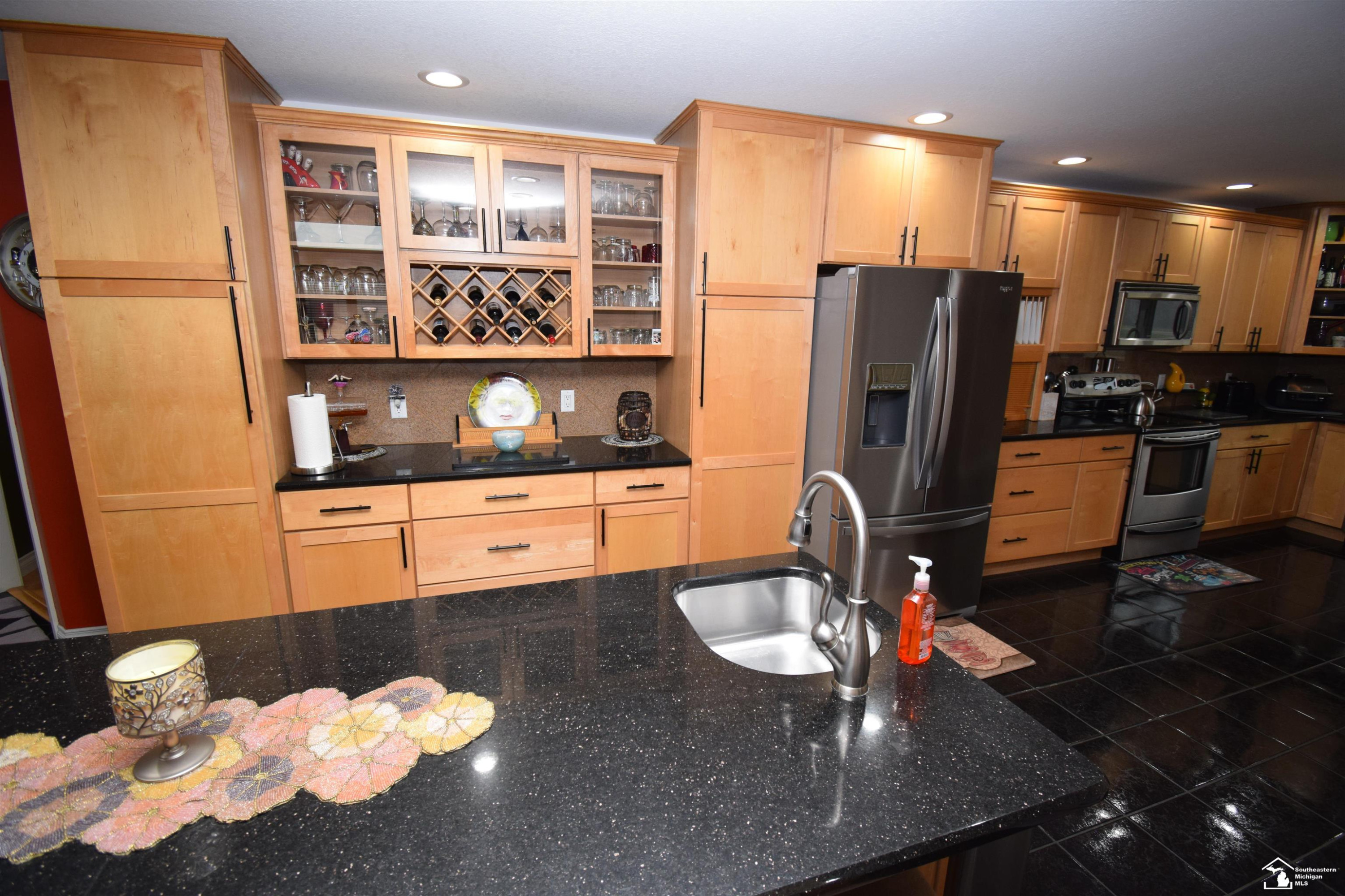 24160 Fairview Drive, New Boston, MI 48164 — Photo 18