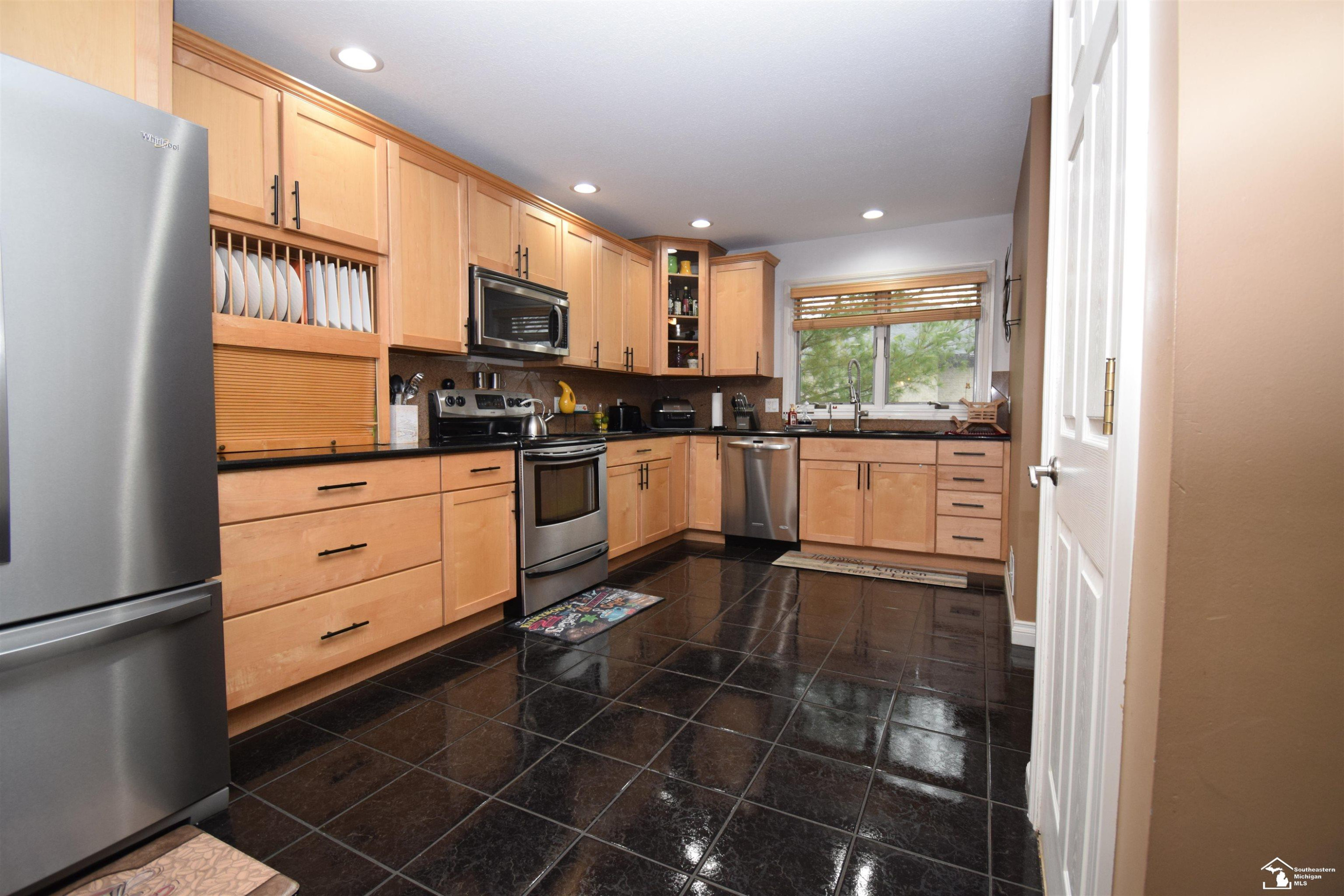 24160 Fairview Drive, New Boston, MI 48164 — Photo 19