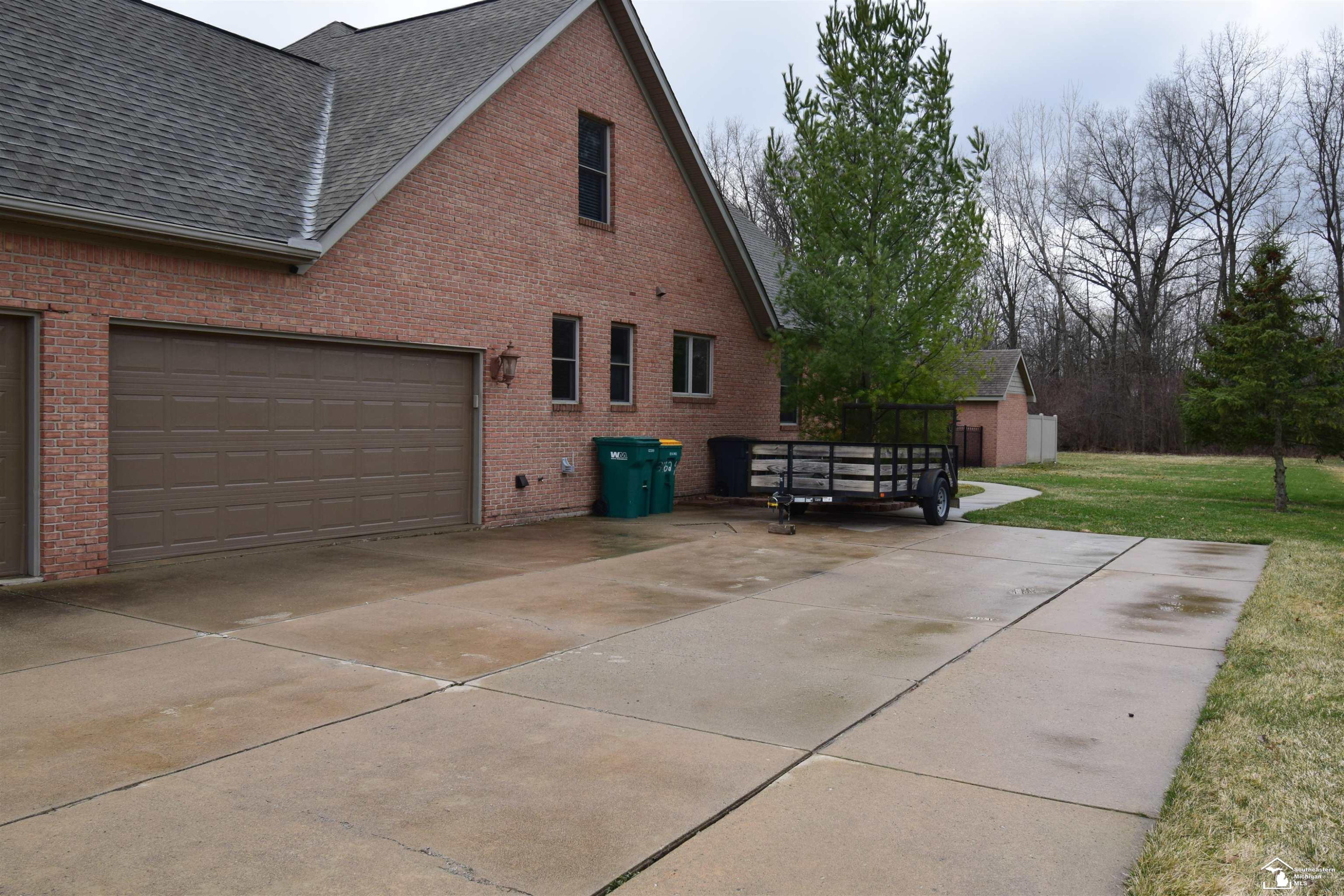 24160 Fairview Drive, New Boston, MI 48164 — Photo 77