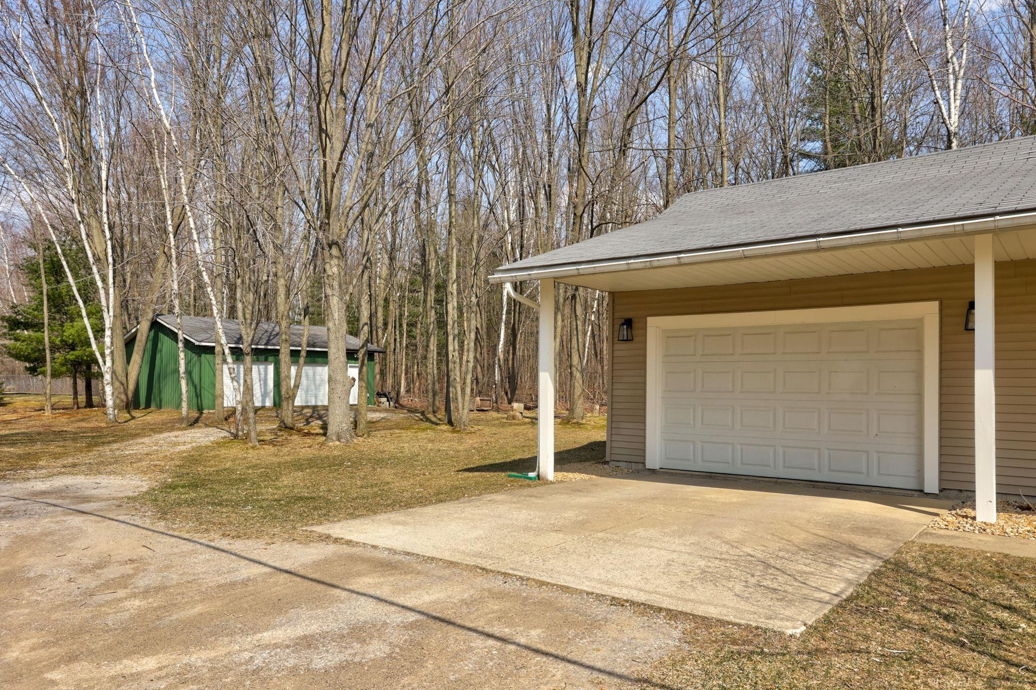 8191 Elms Road, Birch Run, MI 48415 — Photo 35