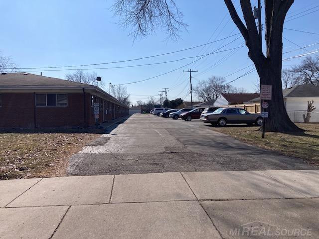 24301 Kelly #117 Road, Eastpointe, MI 48021 — Photo 2