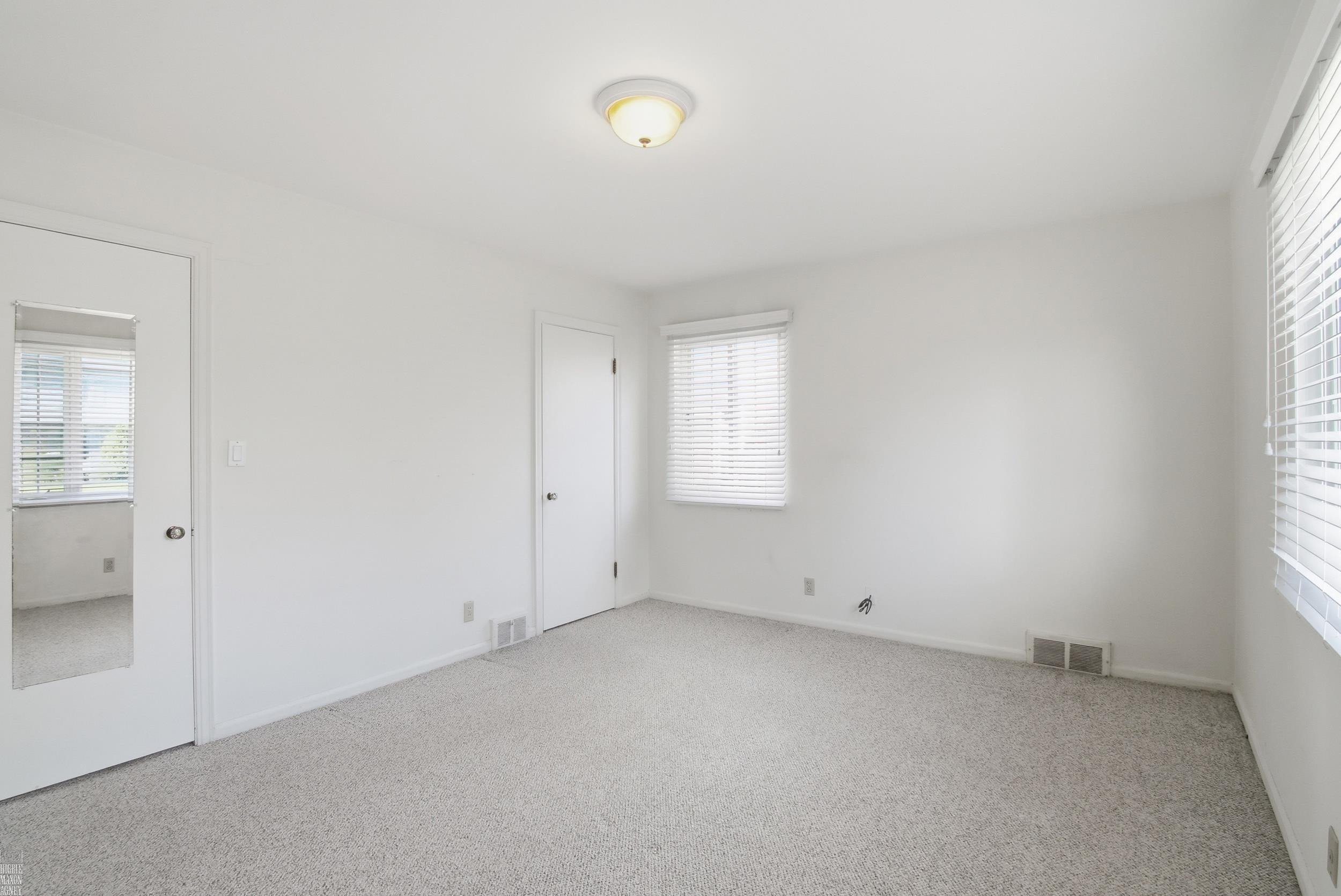 59 Hall Place, Grosse Pointe Farms, MI 48236 — Photo 12