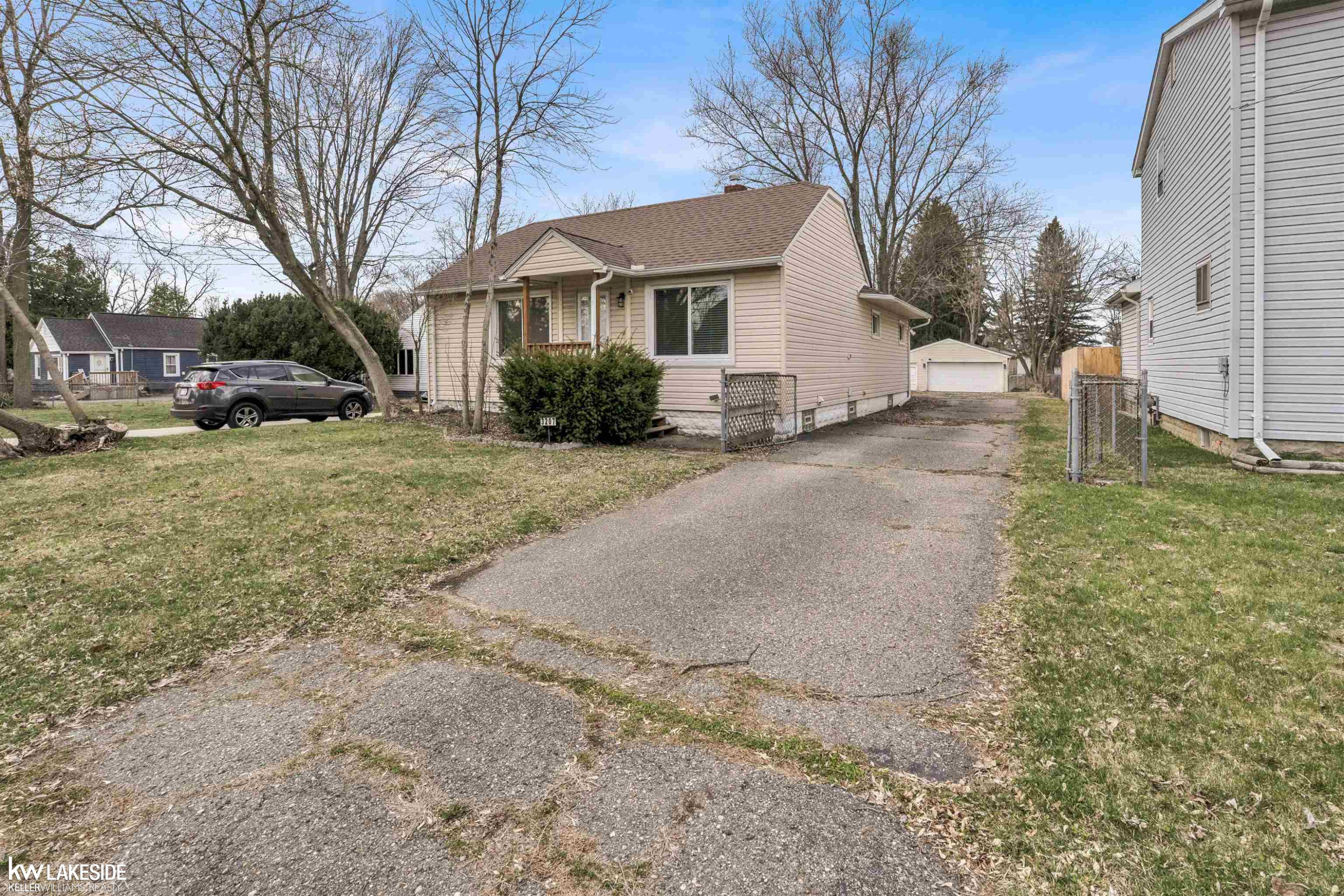 3207 Caroline Street, Auburn Hills, MI 48326 — Photo 2