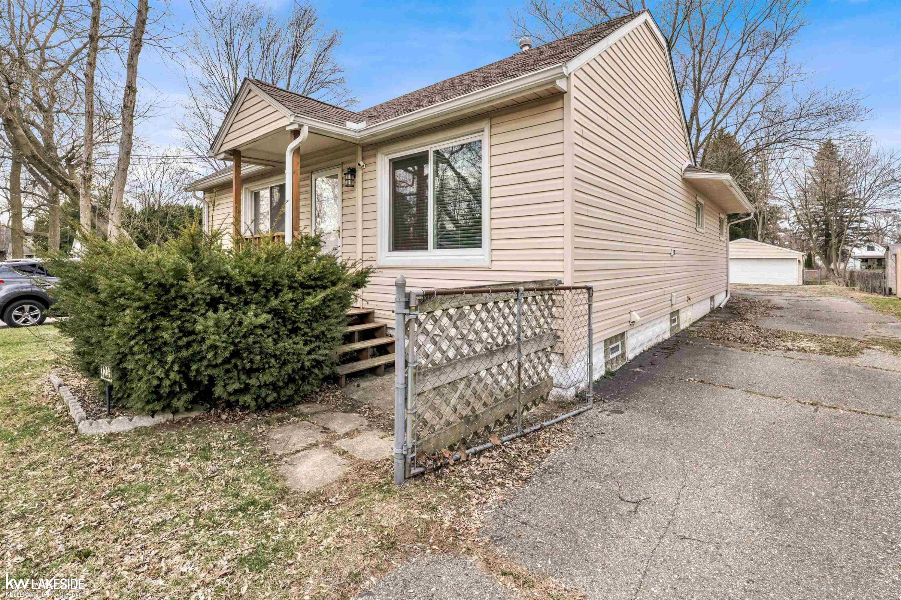 3207 Caroline Street, Auburn Hills, MI 48326 — Photo 3
