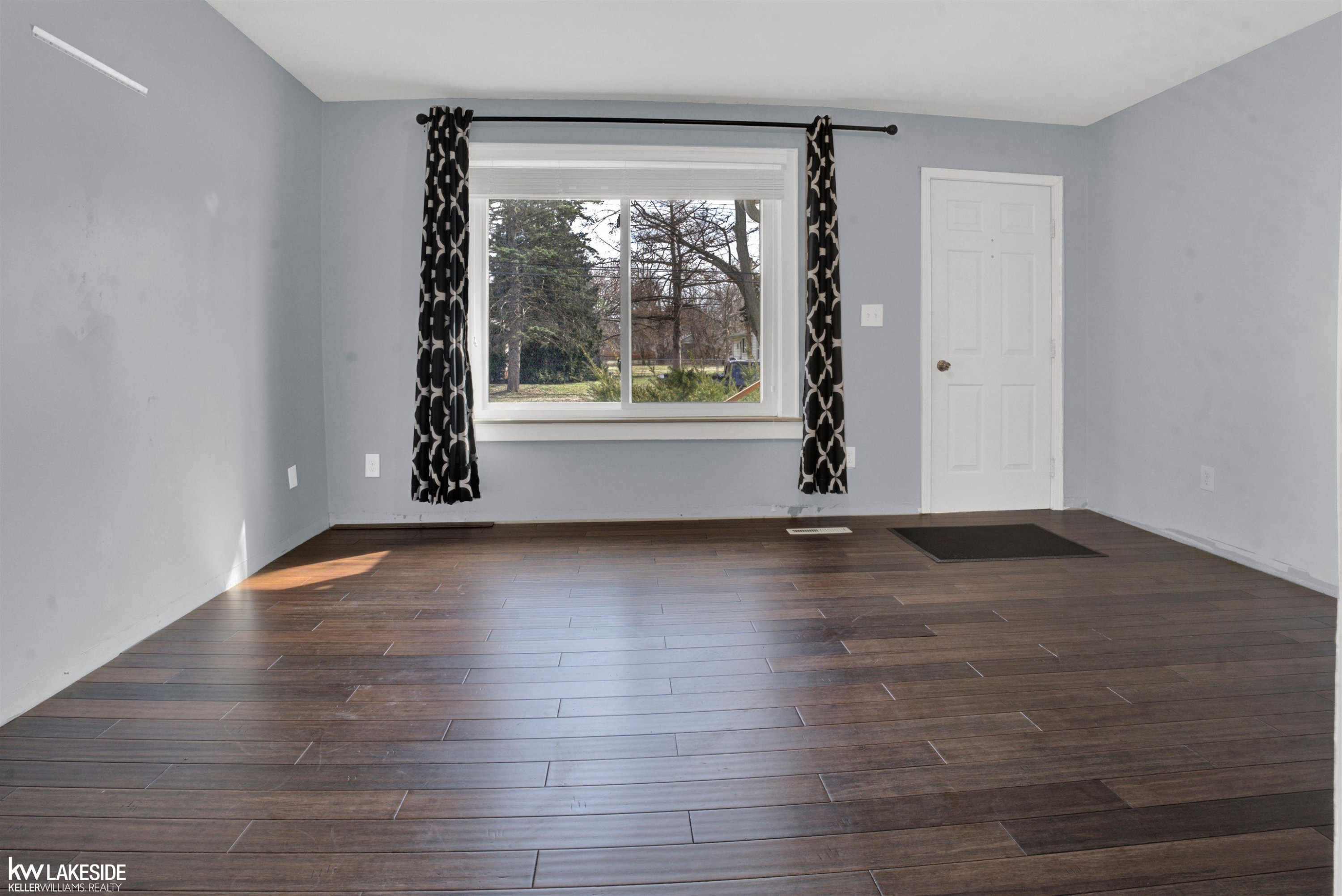 3207 Caroline Street, Auburn Hills, MI 48326 — Photo 4