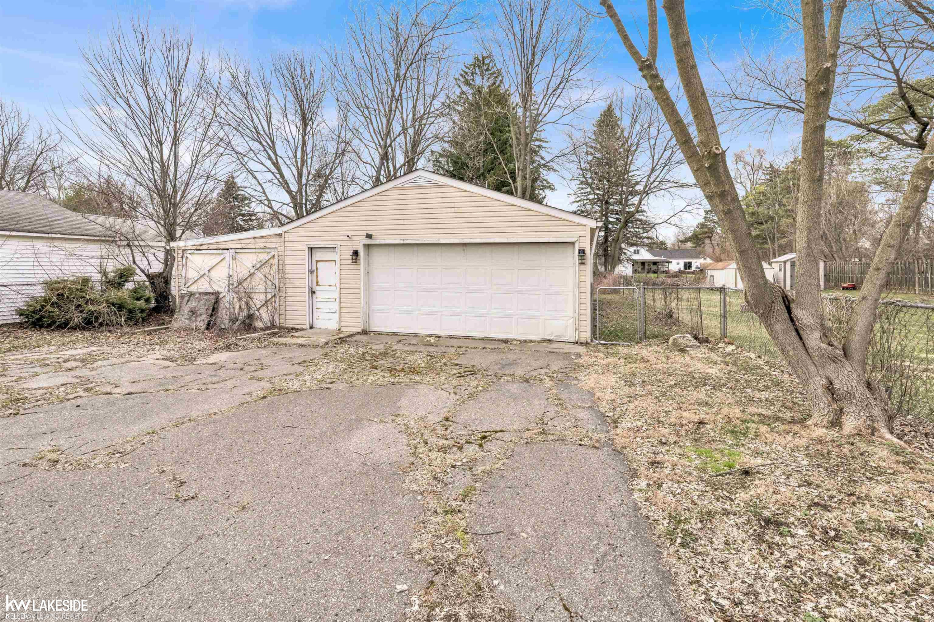 3207 Caroline Street, Auburn Hills, MI 48326 — Photo 23