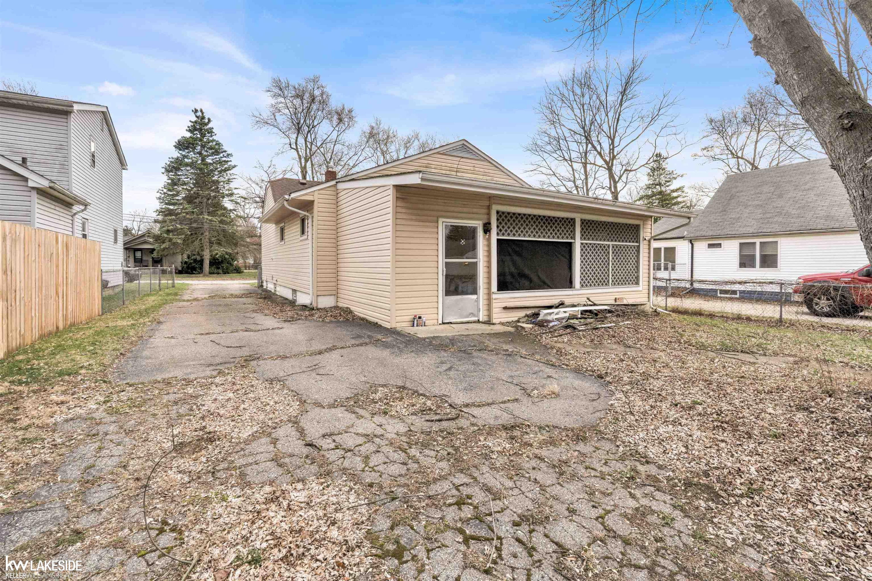3207 Caroline Street, Auburn Hills, MI 48326 — Photo 24