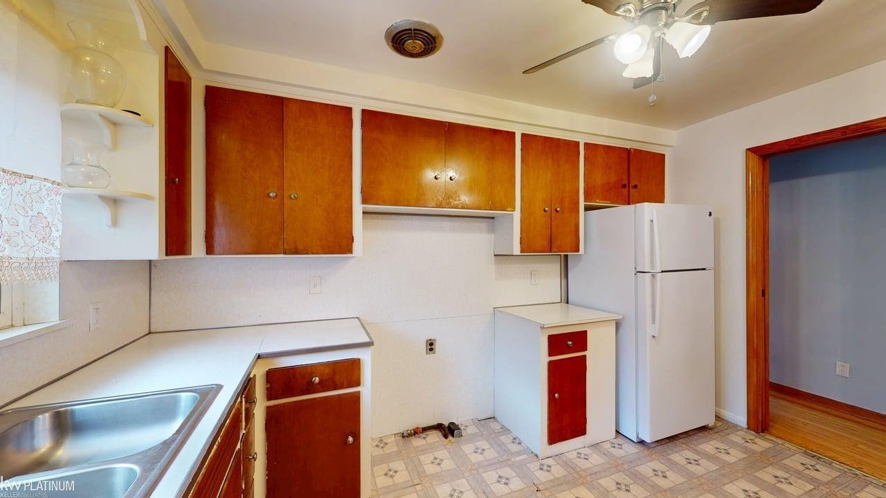 24091 Eastwood Street, Oak Park, MI 48237 — Photo 9