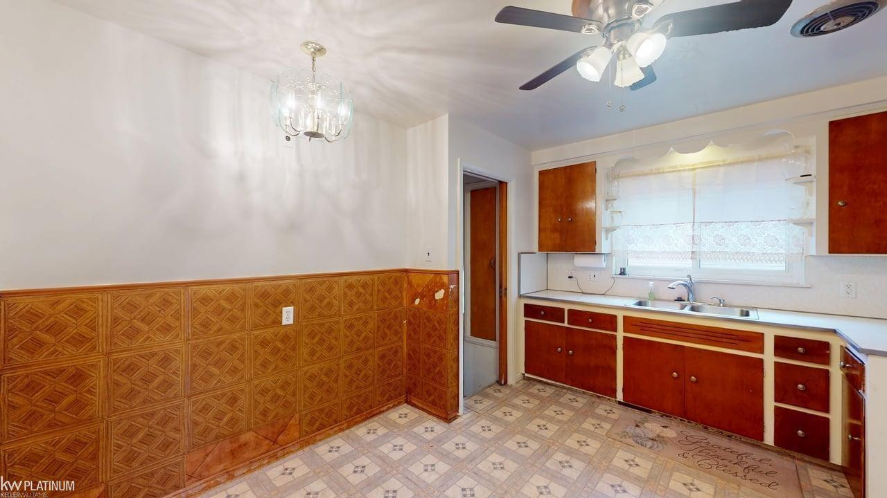 24091 Eastwood Street, Oak Park, MI 48237 — Photo 10