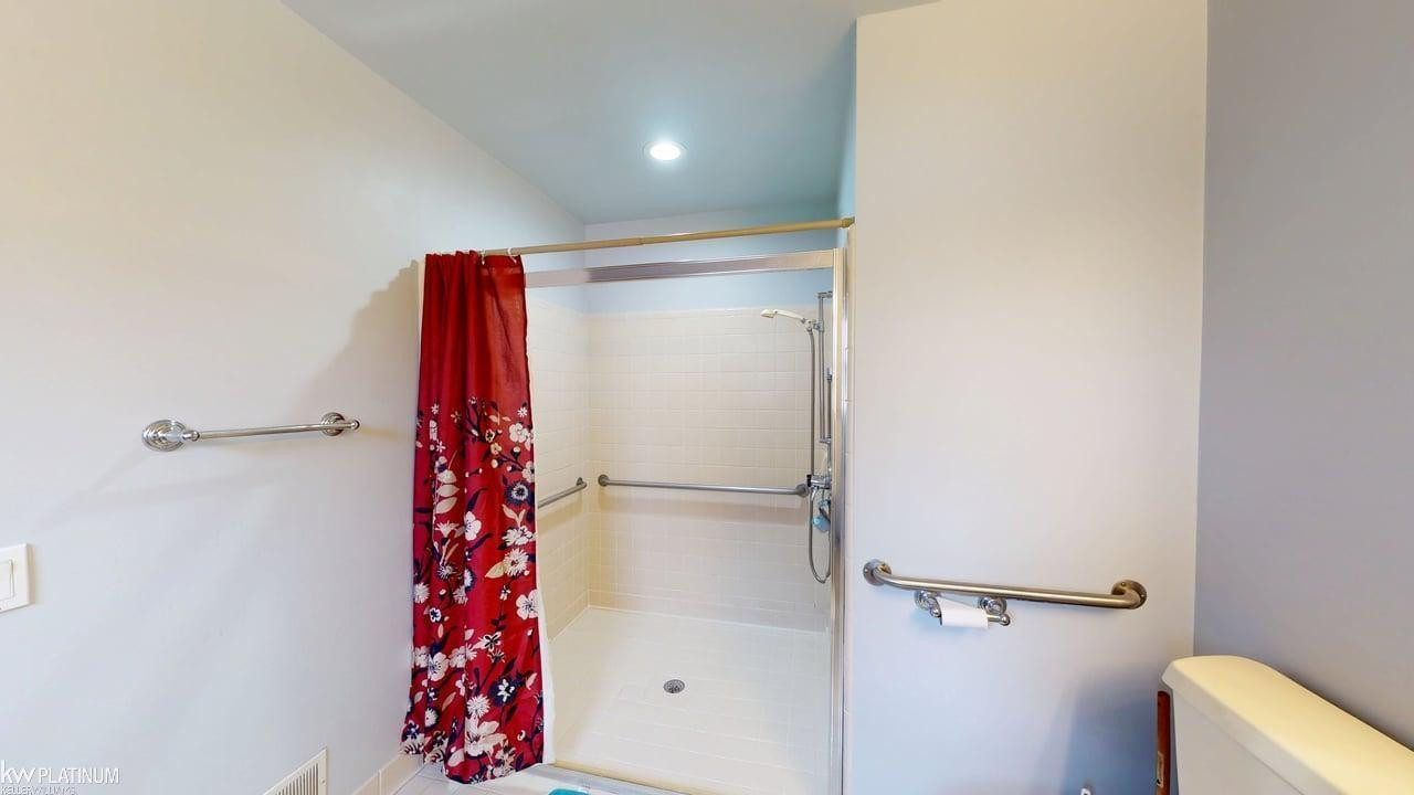 24091 Eastwood Street, Oak Park, MI 48237 — Photo 17