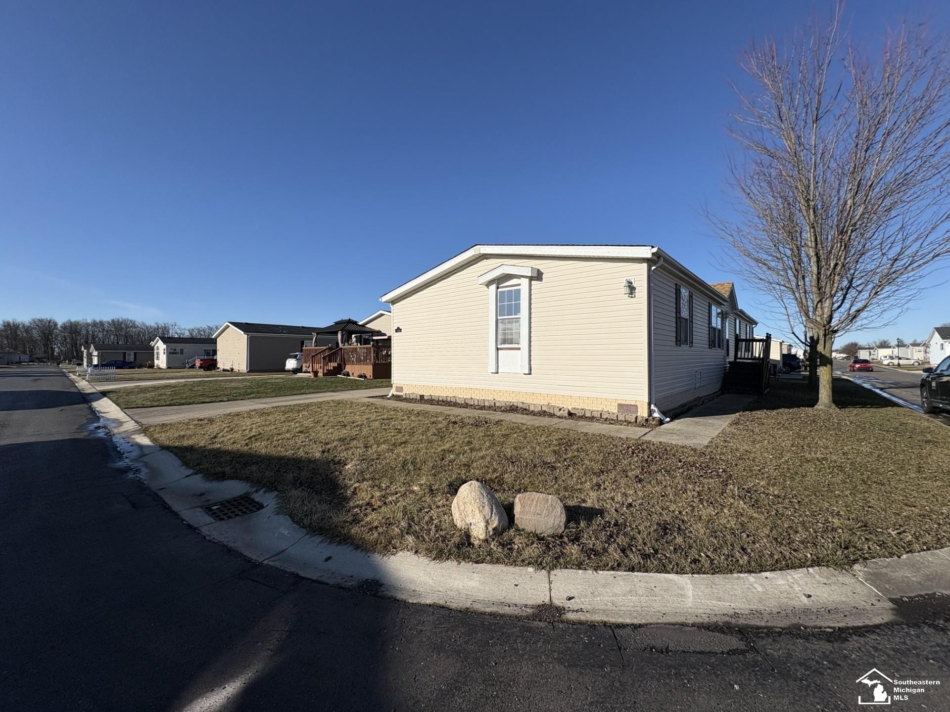 13565 Pear Street, Carleton, MI 48117 — Photo 2
