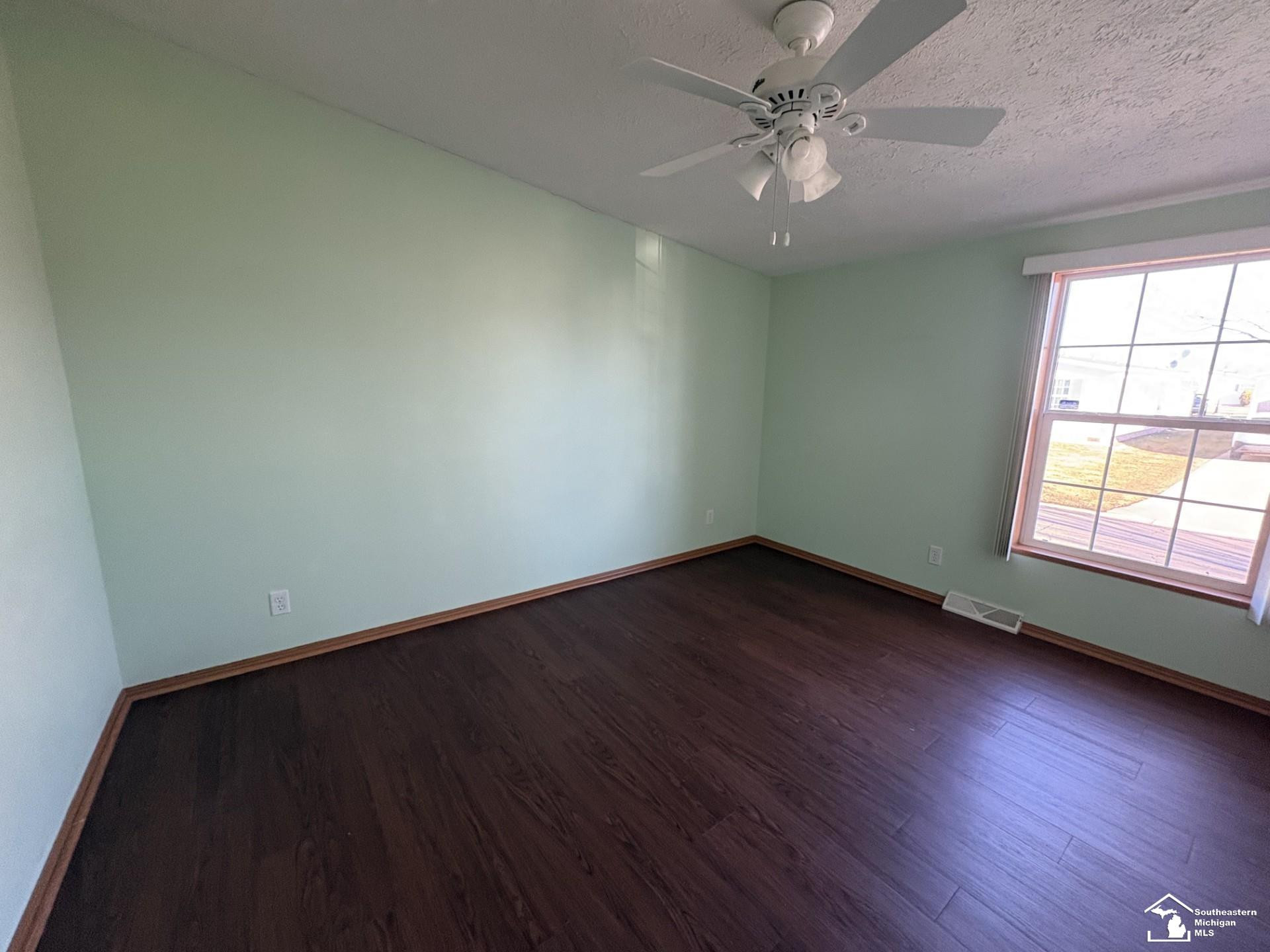 13565 Pear Street, Carleton, MI 48117 — Photo 10