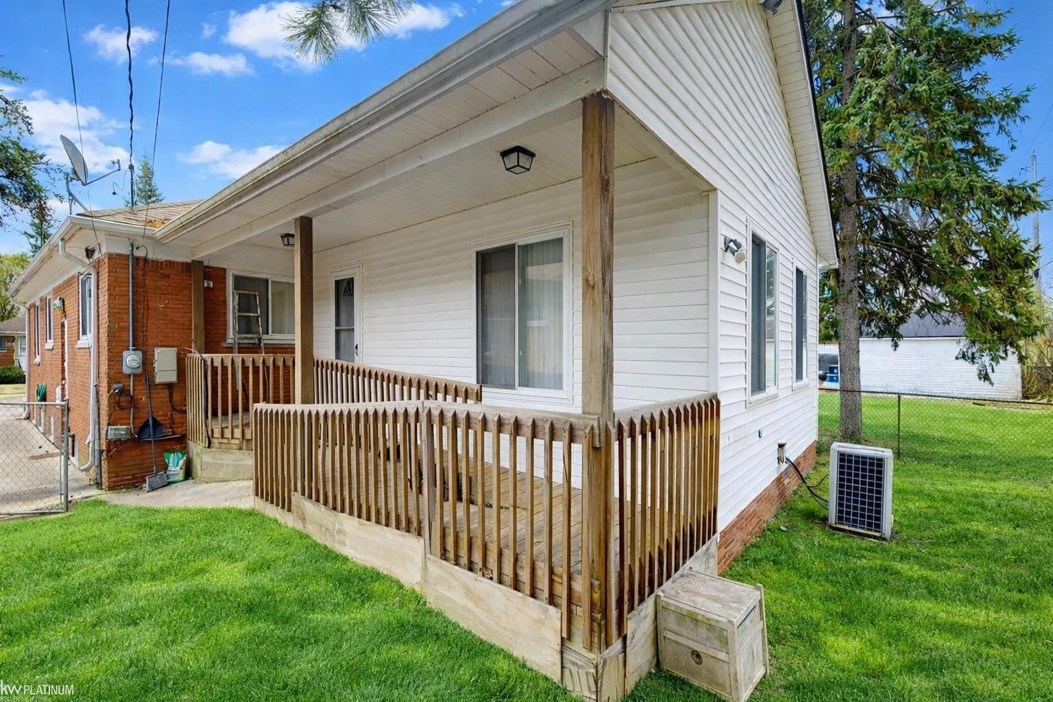 24091 Eastwood Street, Oak Park, MI 48237 — Photo 34