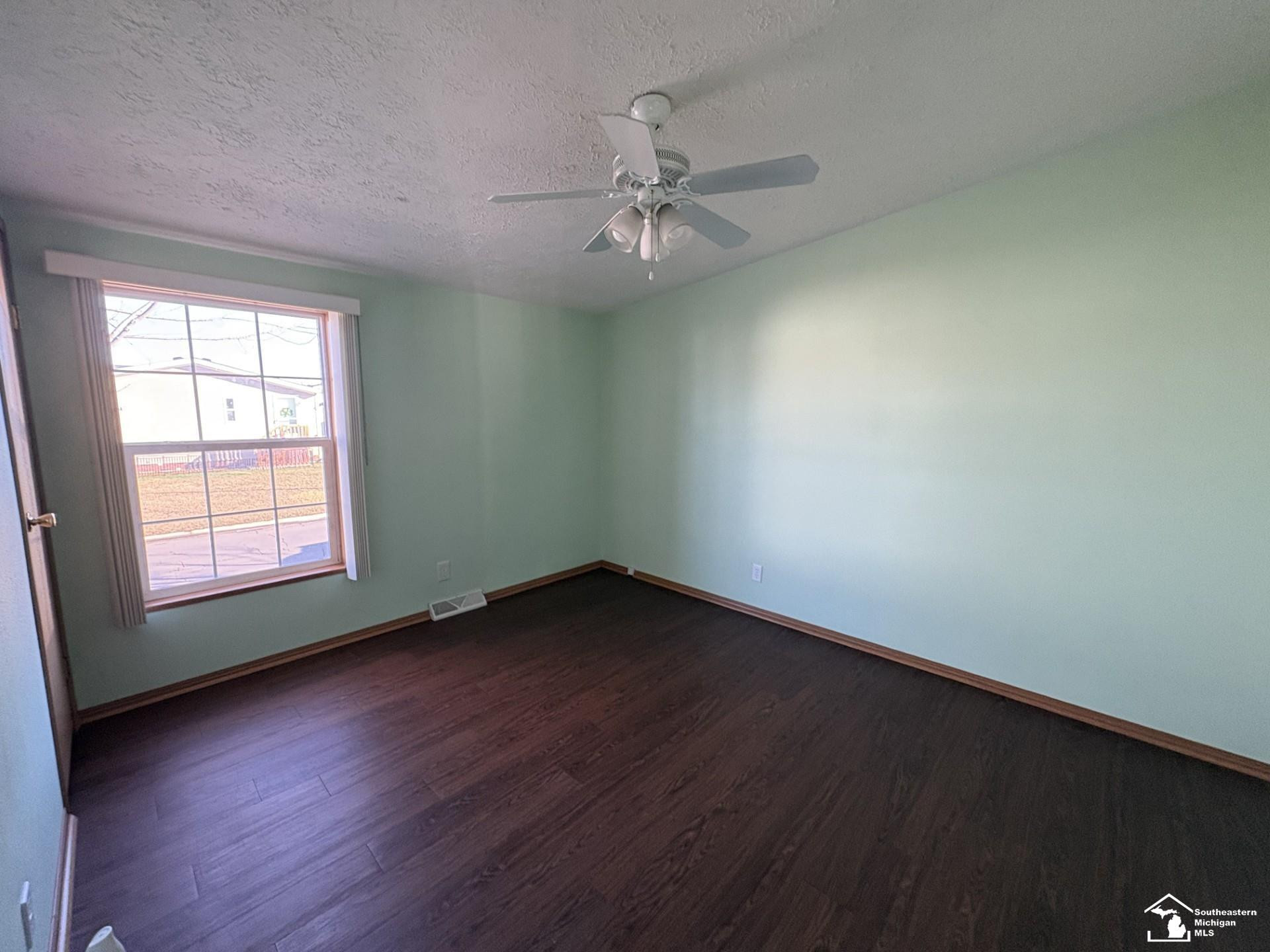13565 Pear Street, Carleton, MI 48117 — Photo 12