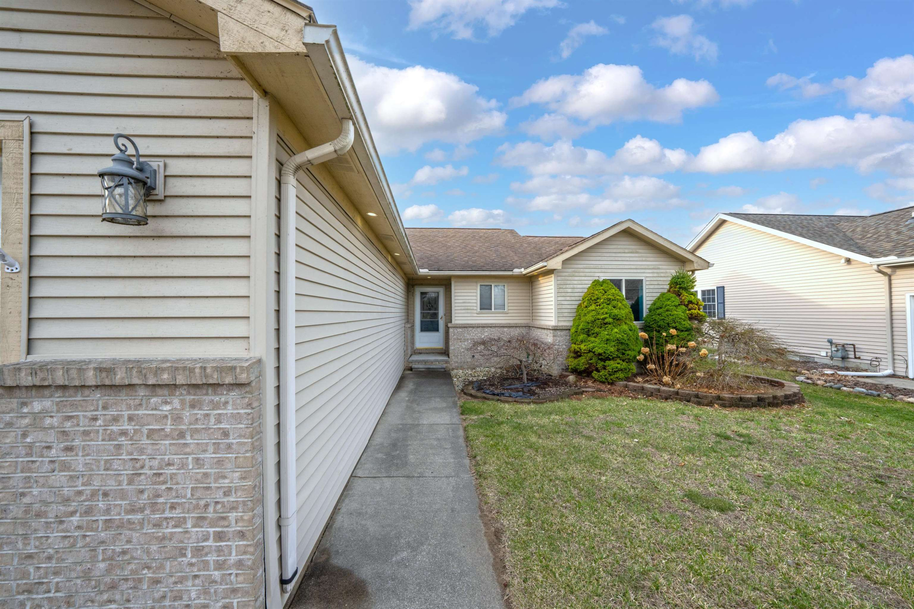 2435 Fruit Street, MI 48001 — Photo 5