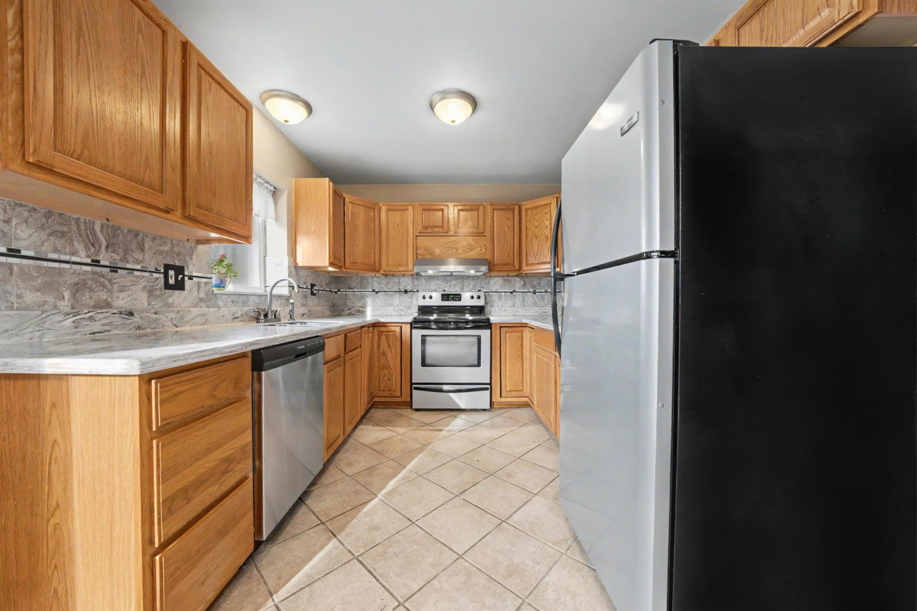 2435 Fruit Street, MI 48001 — Photo 14