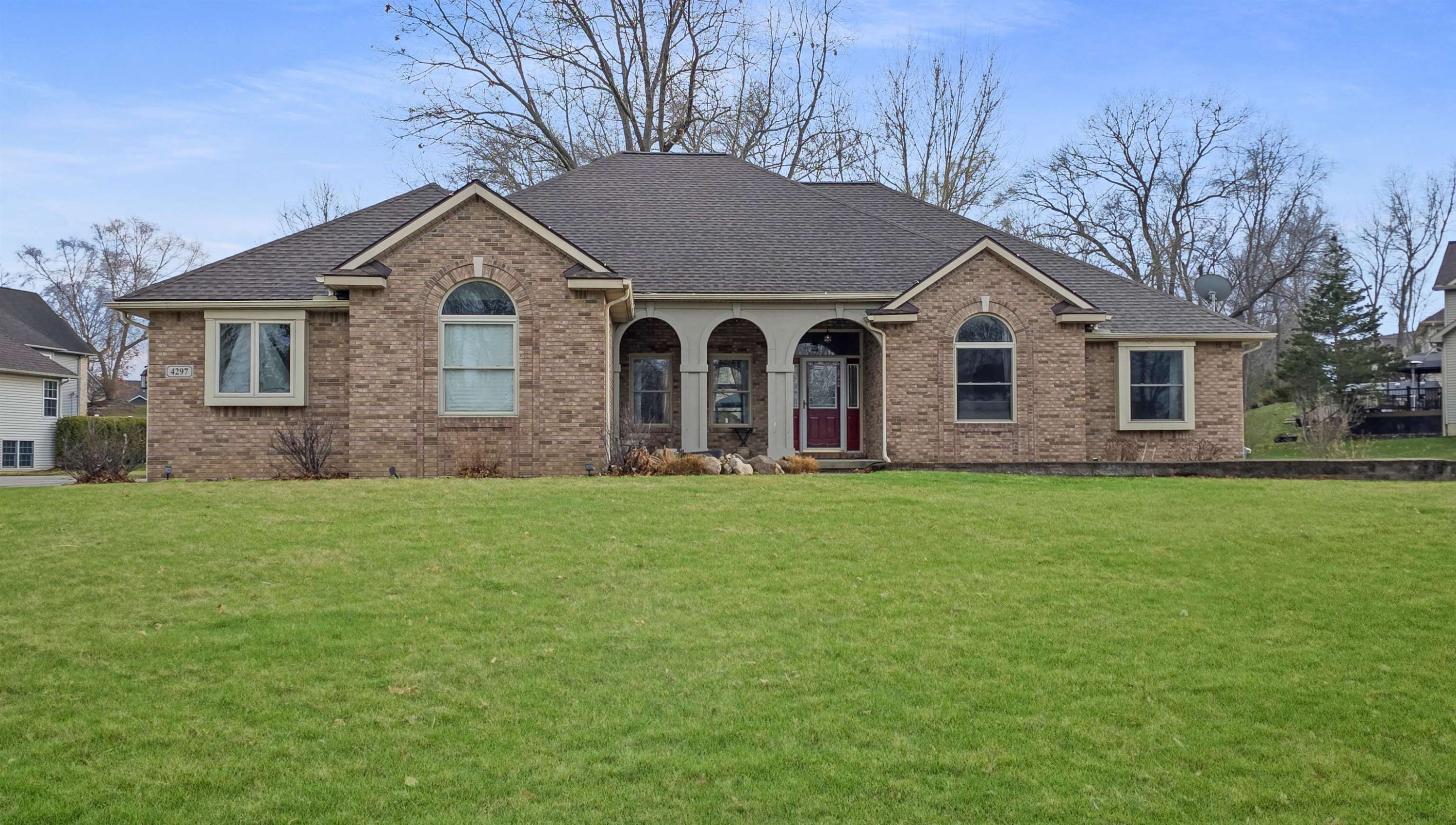 4297 Oak Tree Court, Fenton, MI 48430 — front exterior