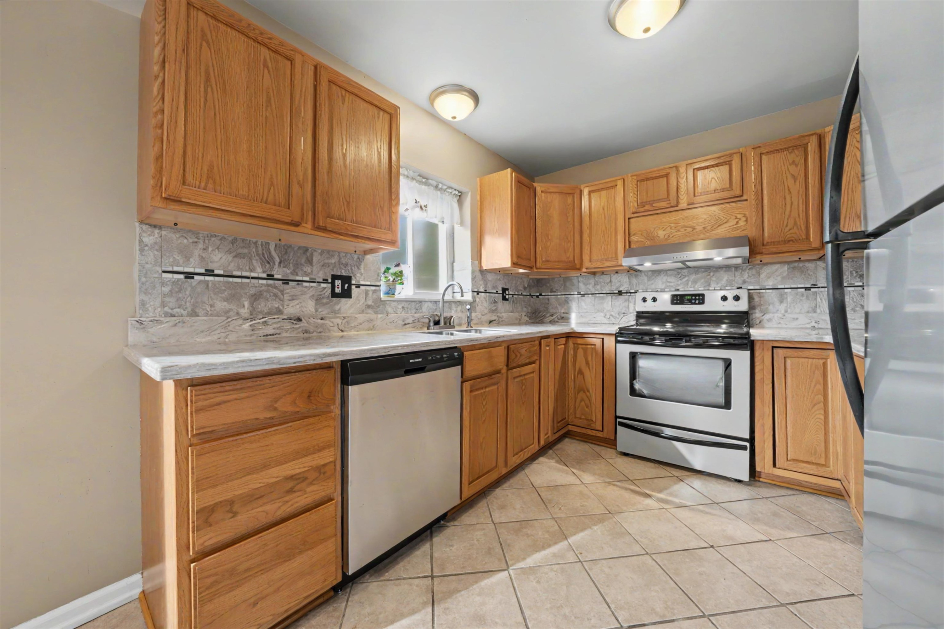 2435 Fruit Street, MI 48001 — Photo 15