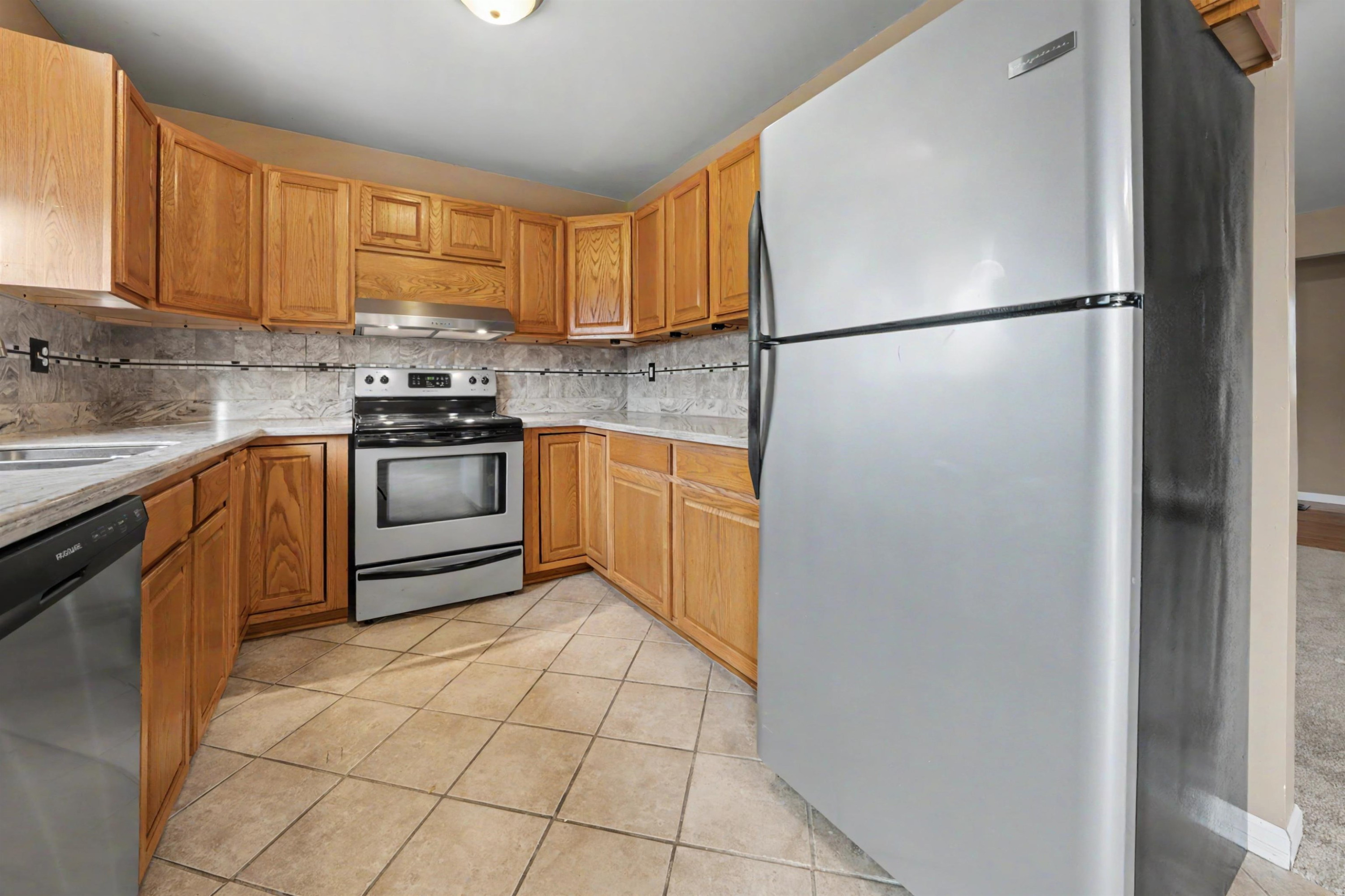 2435 Fruit Street, MI 48001 — Photo 16