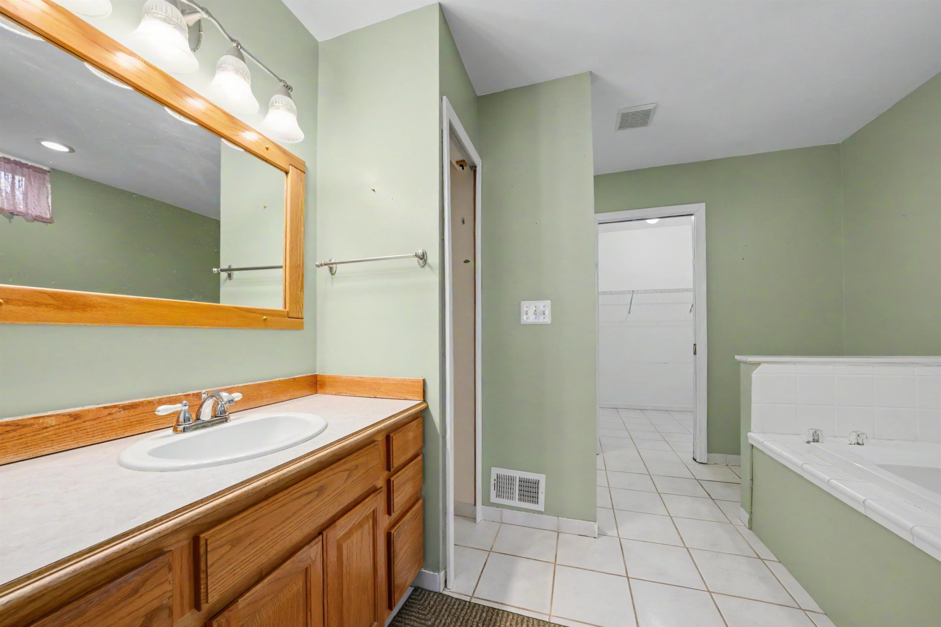 2435 Fruit Street, MI 48001 — Photo 23