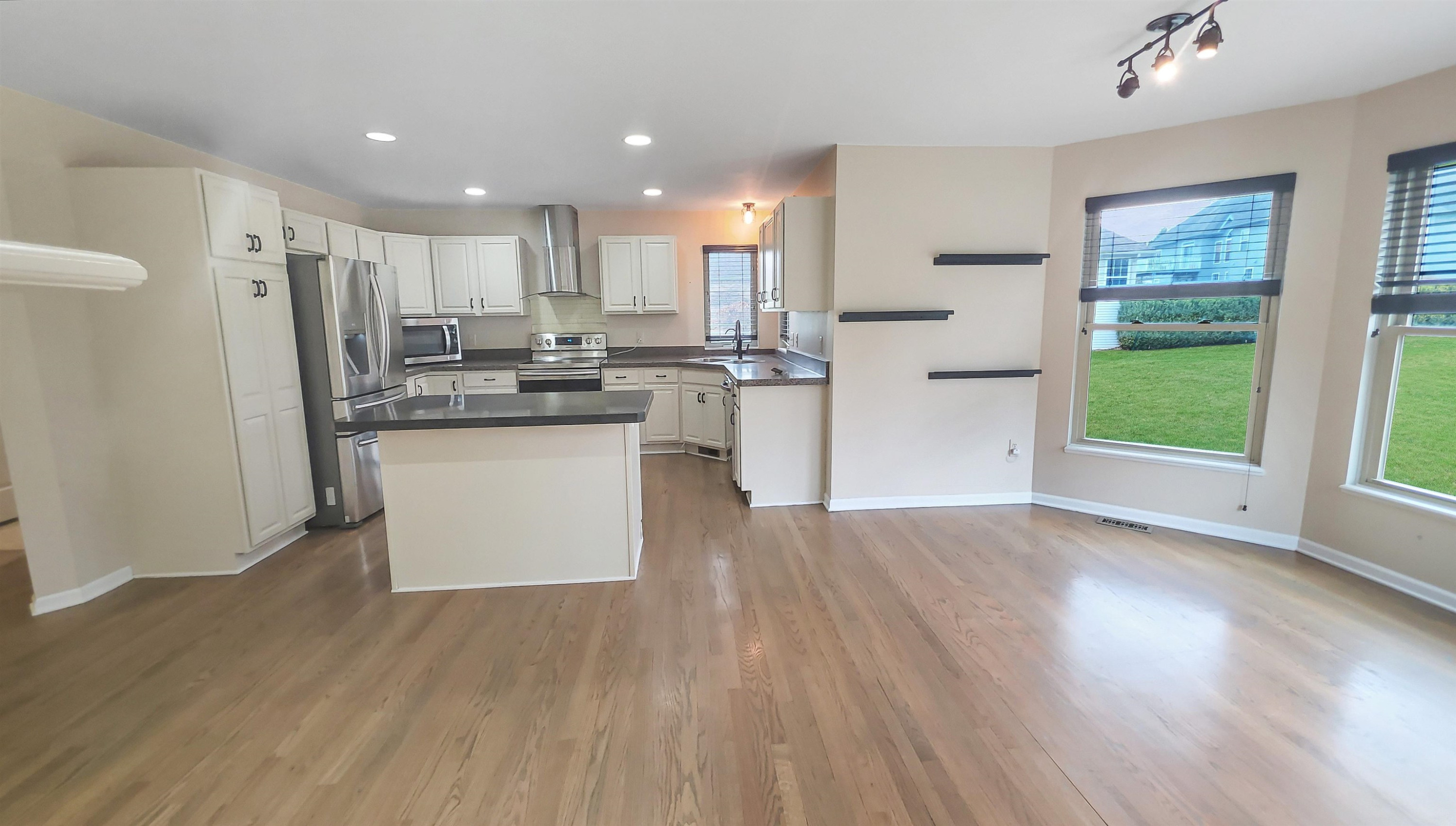4297 Oak Tree Court, Fenton, MI 48430 — Photo 18