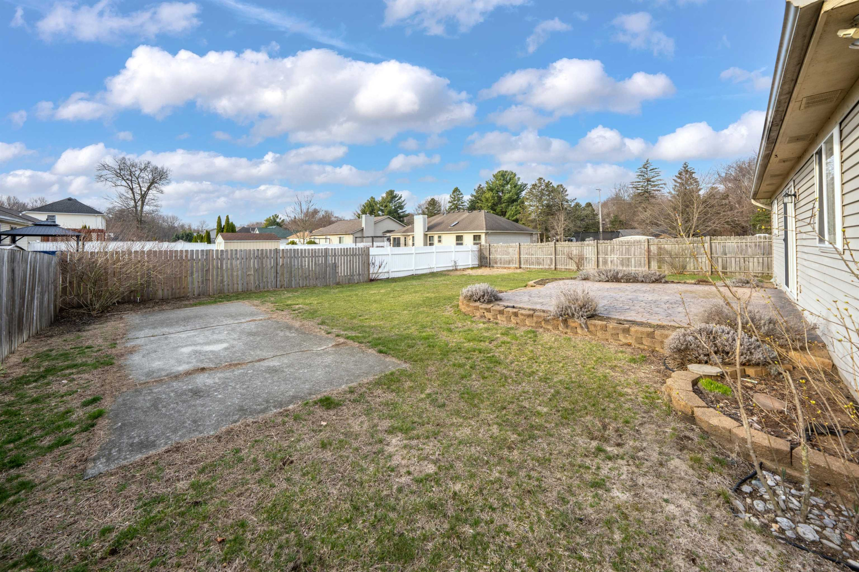 2435 Fruit Street, MI 48001 — Photo 35