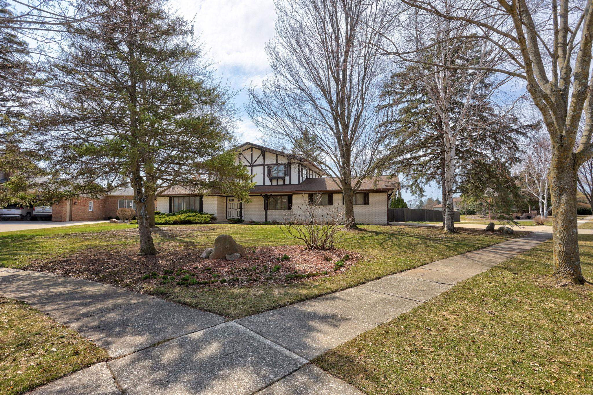 1 Harlan Court, Frankenmuth, MI 48734 — Photo 3