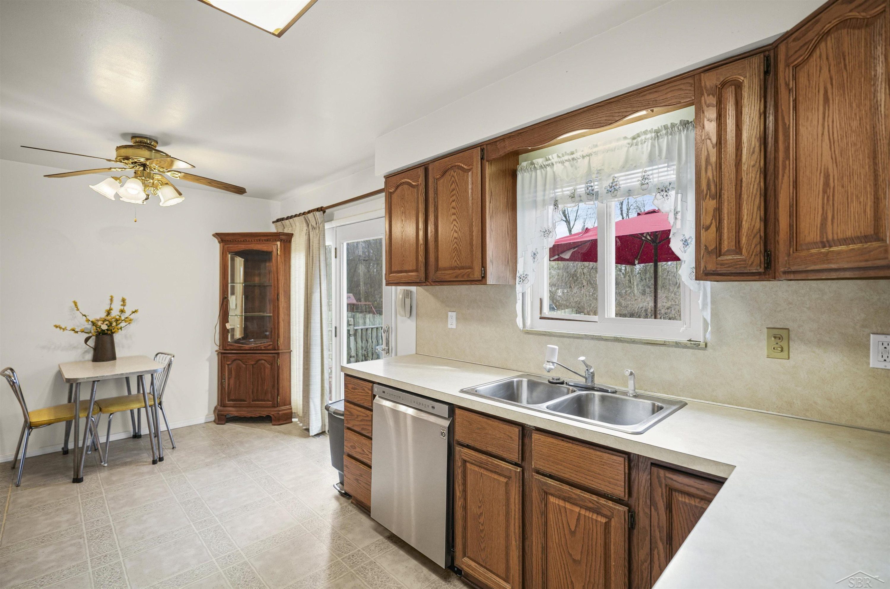 5425 Westchester Drive, Flint, MI 48532 — Photo 8
