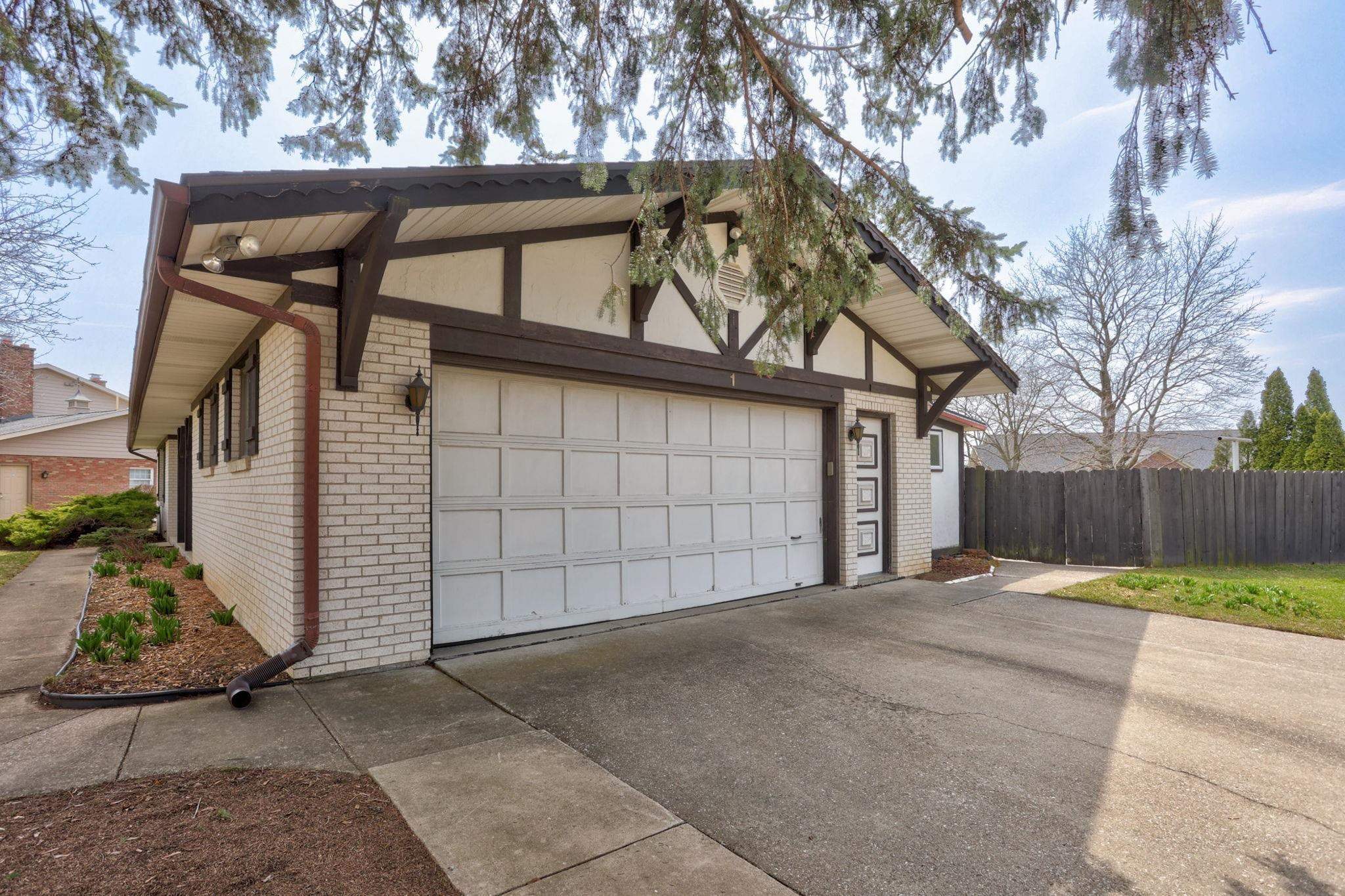 1 Harlan Court, Frankenmuth, MI 48734 — Photo 45