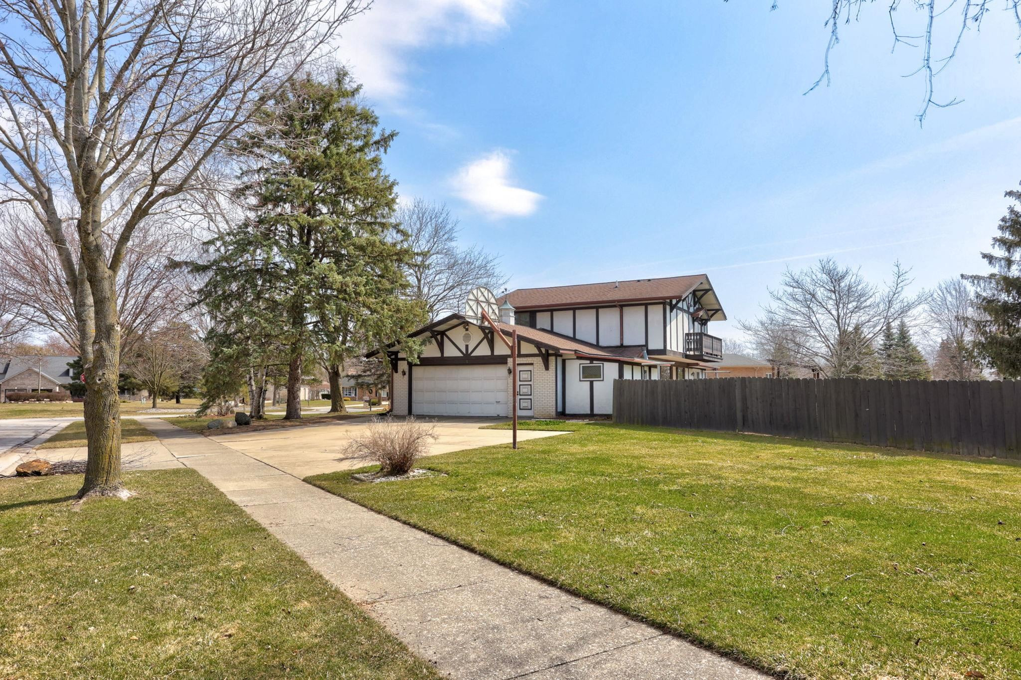 1 Harlan Court, Frankenmuth, MI 48734 — Photo 46