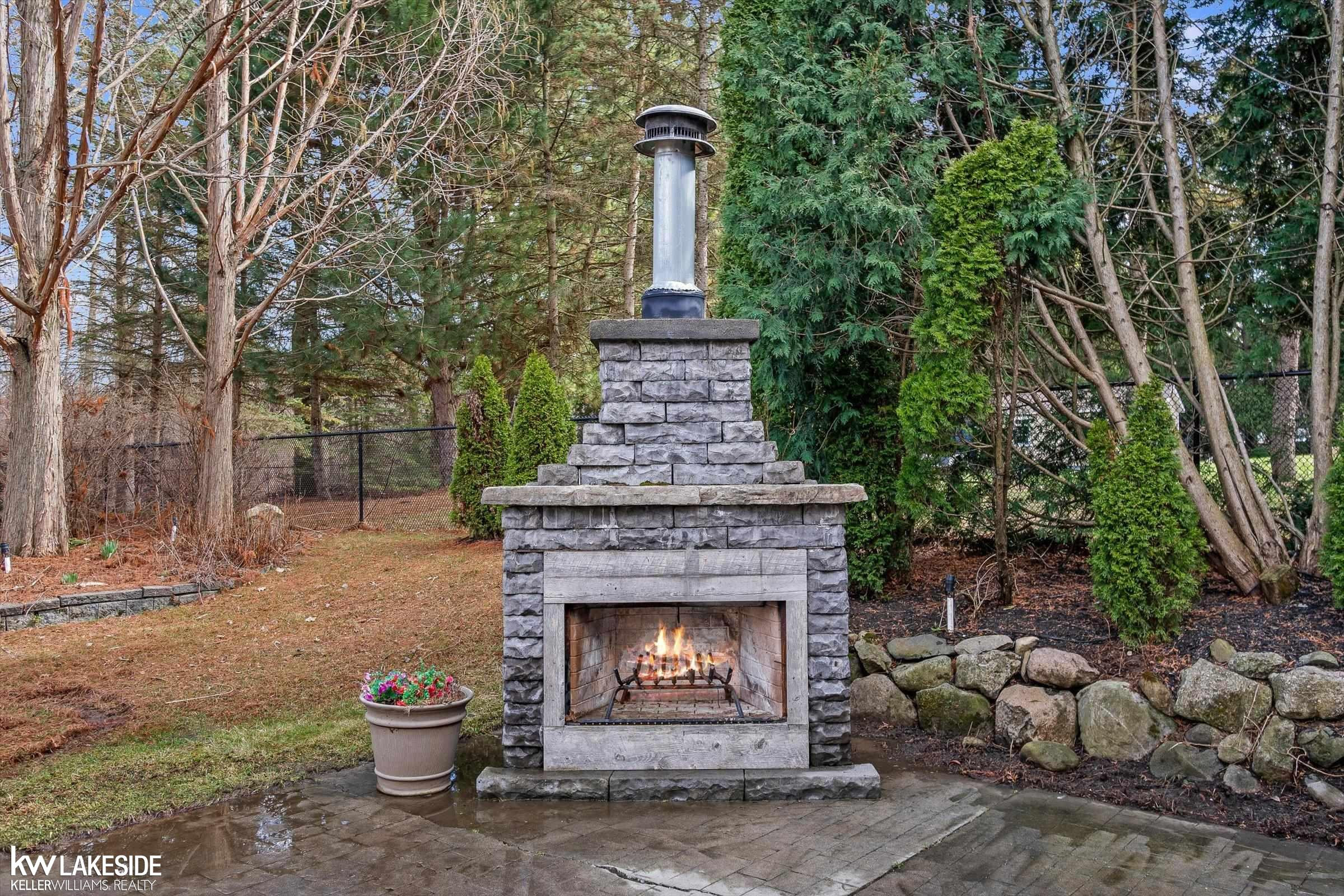 6120 Evanswood Street, Troy, MI 48085 — Photo 8