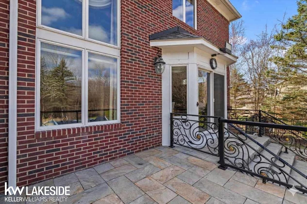 6120 Evanswood Street, Troy, MI 48085 — Photo 10