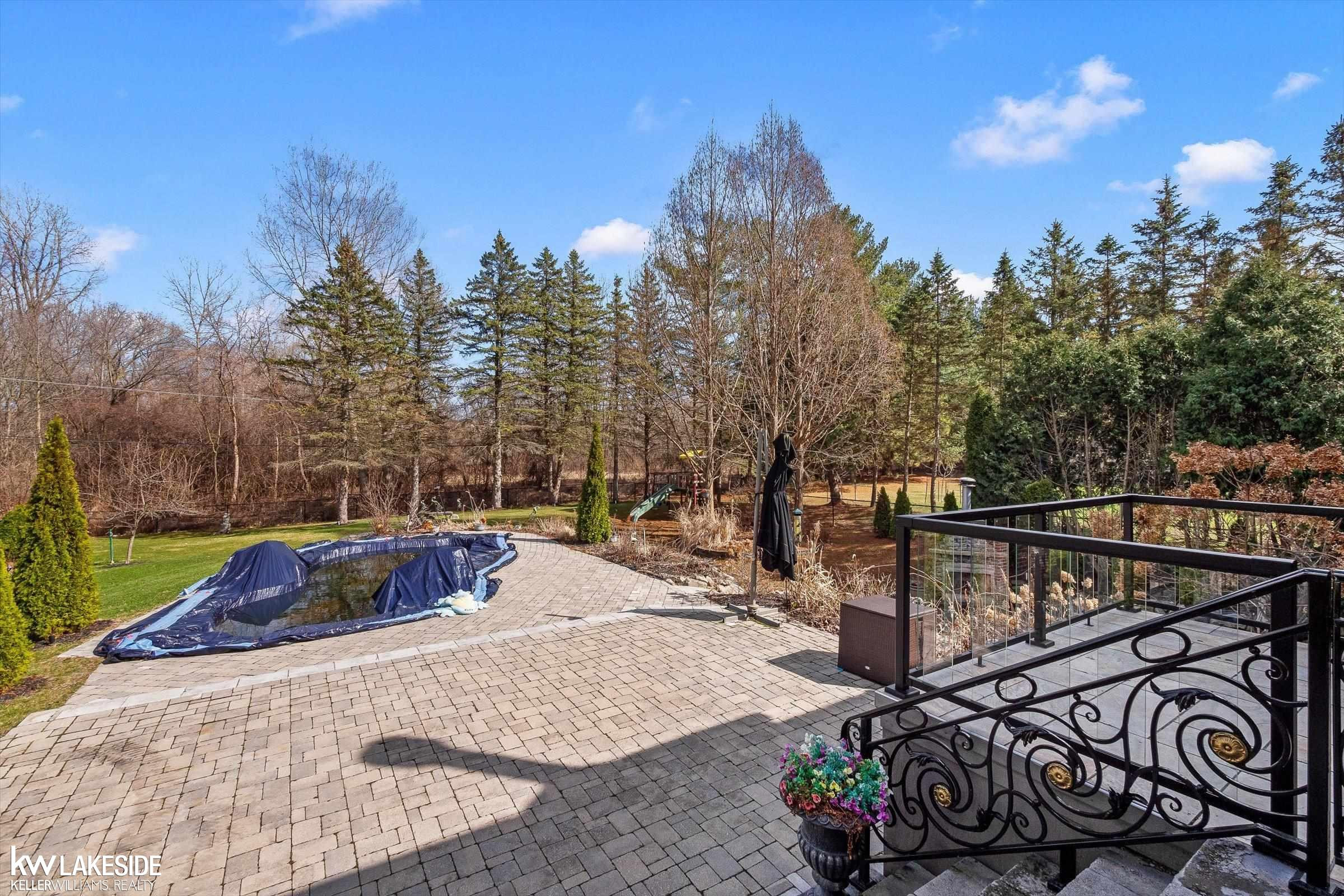 6120 Evanswood Street, Troy, MI 48085 — Photo 12