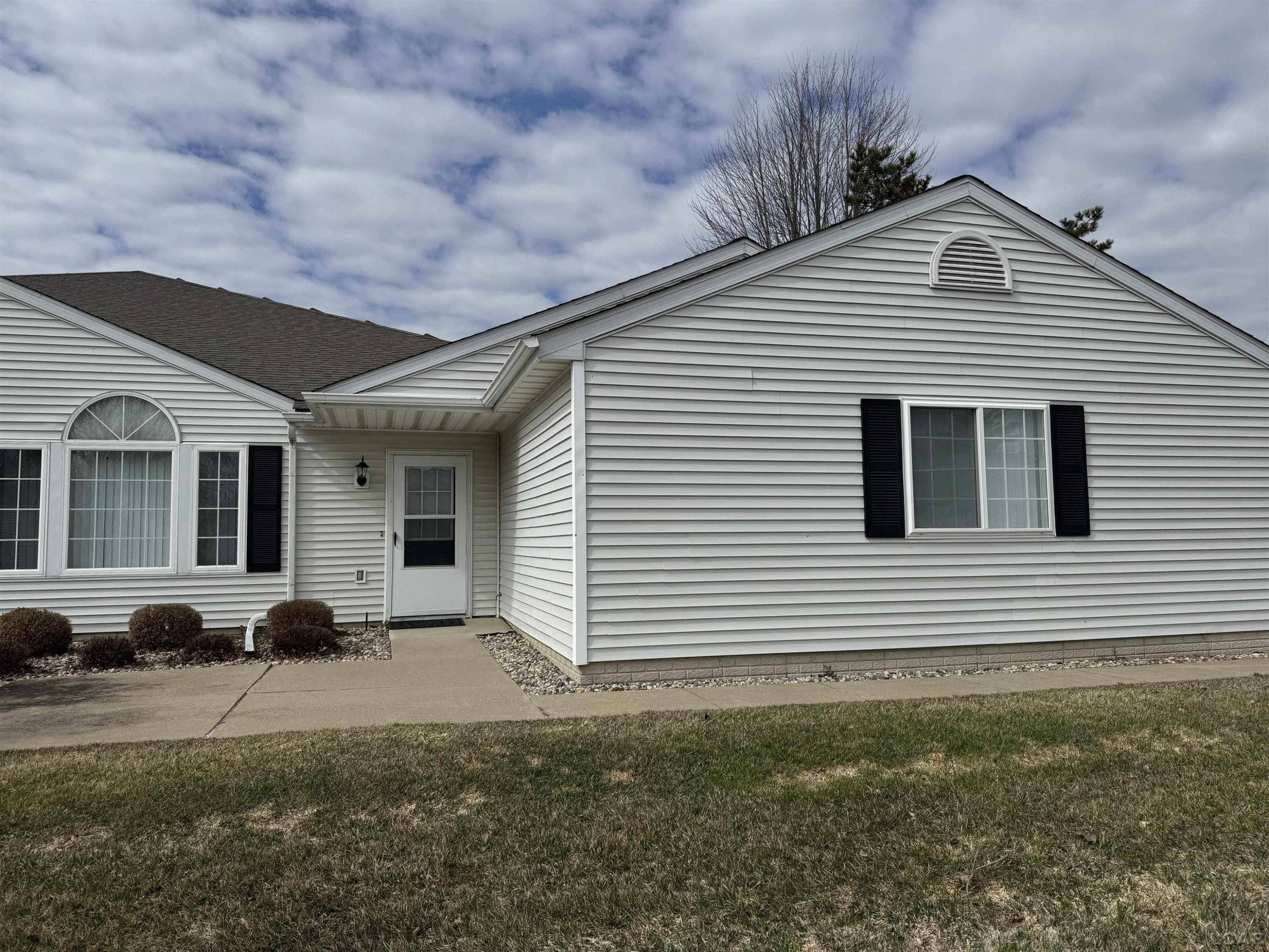 204 Carriage Drive, Tecumseh, MI 49286 — front exterior