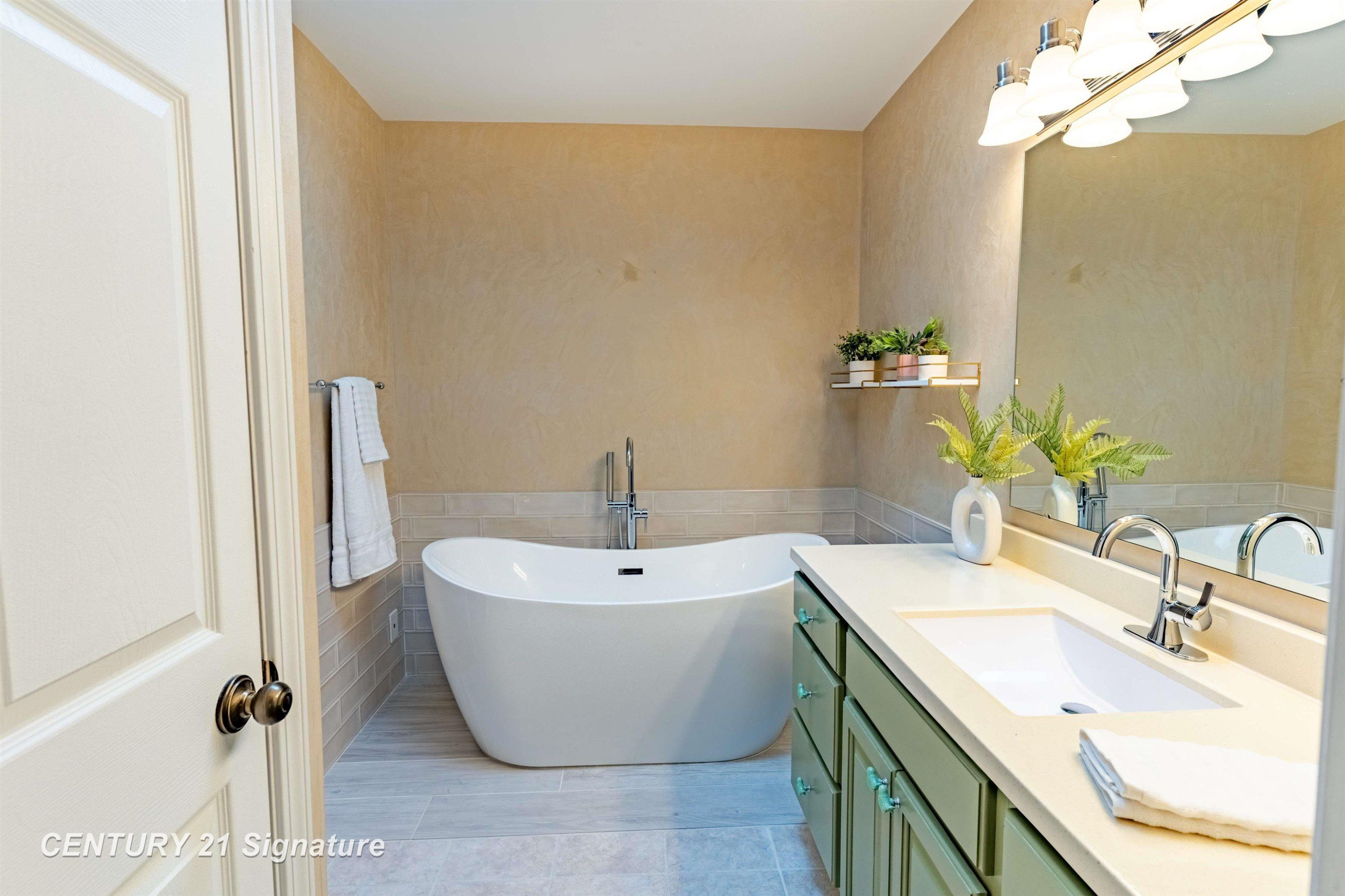 5808 Lantern Lane, Midland, MI 48642 — Photo 33