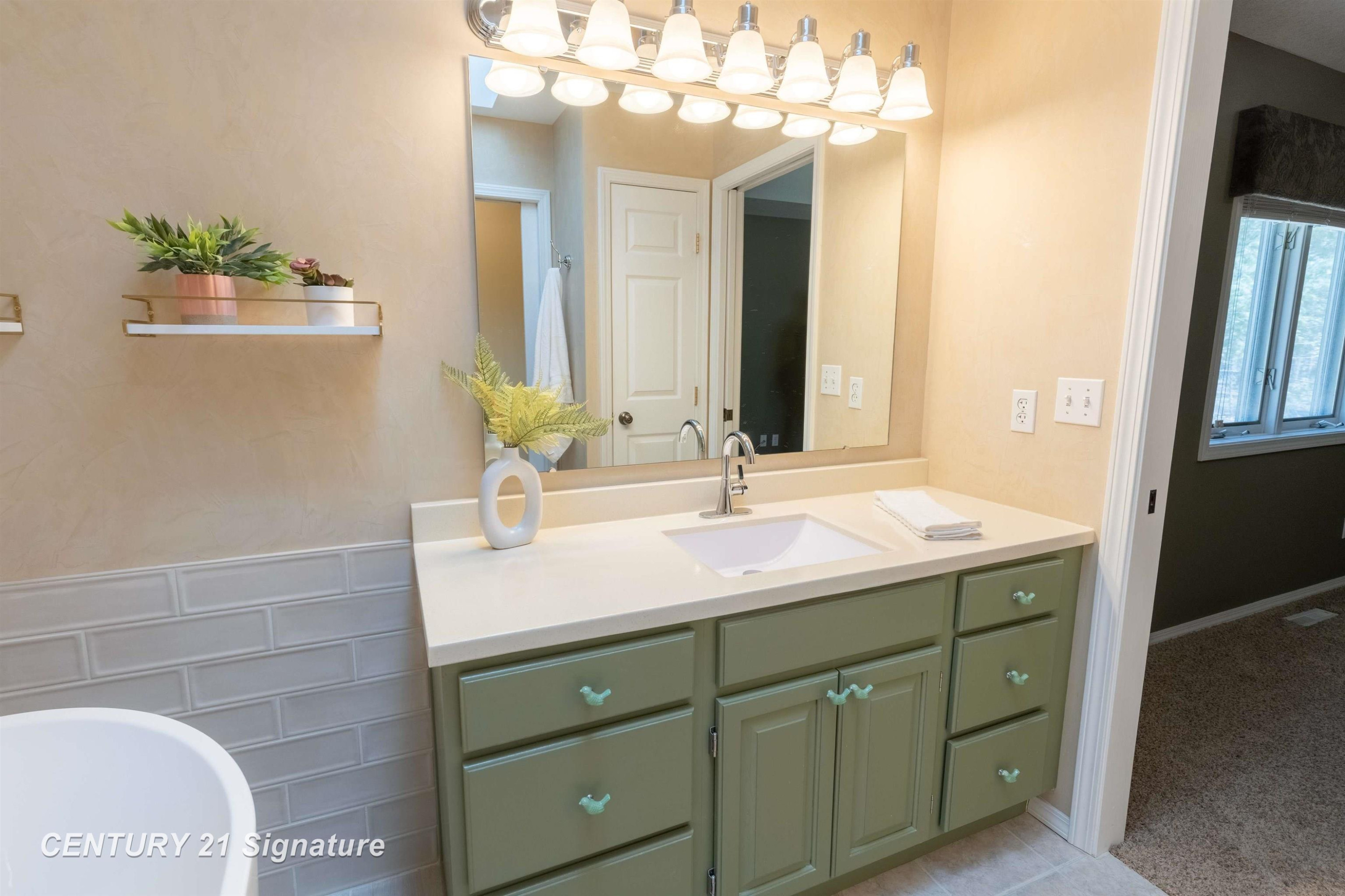 5808 Lantern Lane, Midland, MI 48642 — Photo 34
