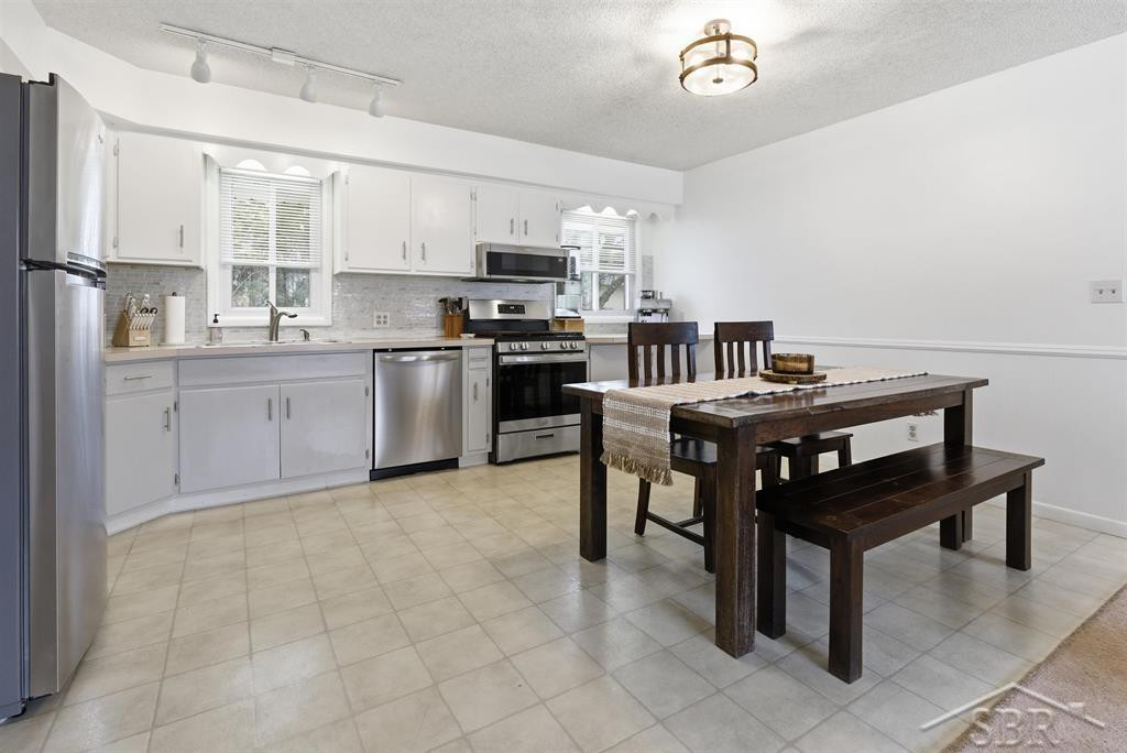 3908 Nottingham Terrace, Midland, MI 48642 — Photo 12