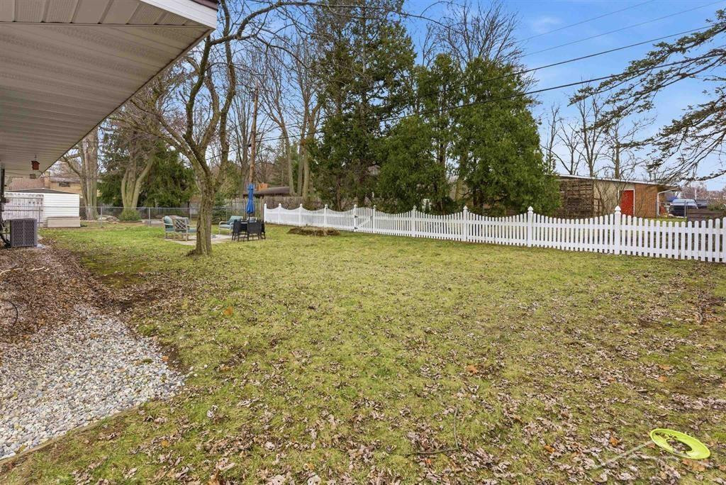 3908 Nottingham Terrace, Midland, MI 48642 — Photo 22