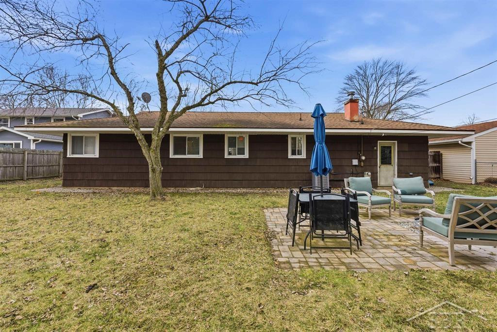 3908 Nottingham Terrace, Midland, MI 48642 — Photo 23