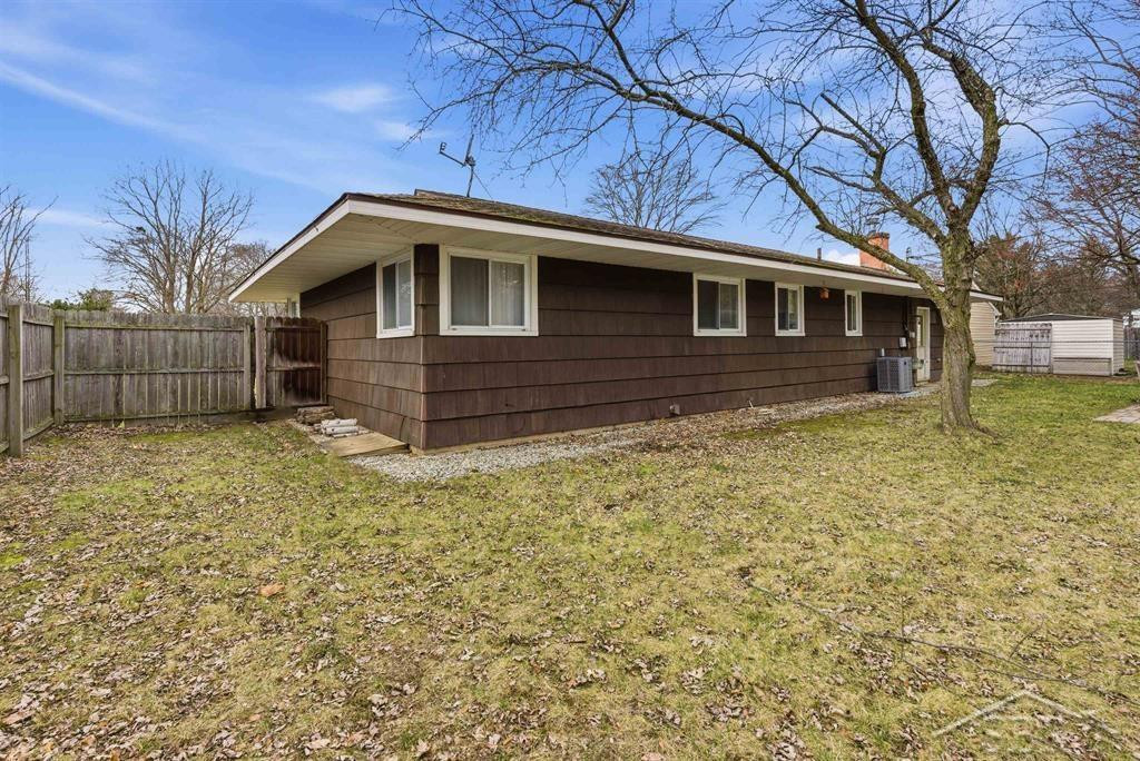 3908 Nottingham Terrace, Midland, MI 48642 — Photo 25