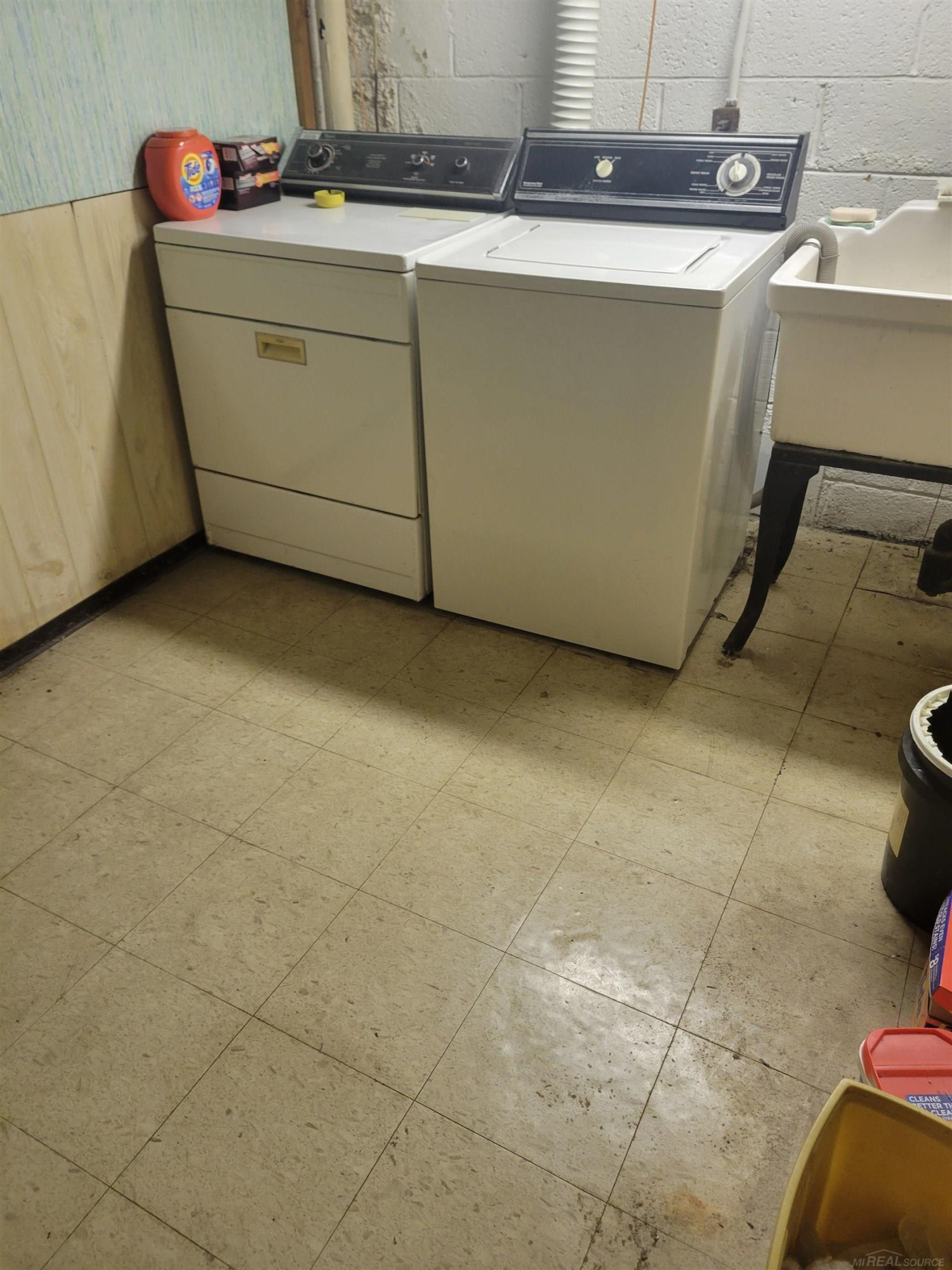 23155 Raven Avenue, Eastpointe, MI 48021 — Photo 31