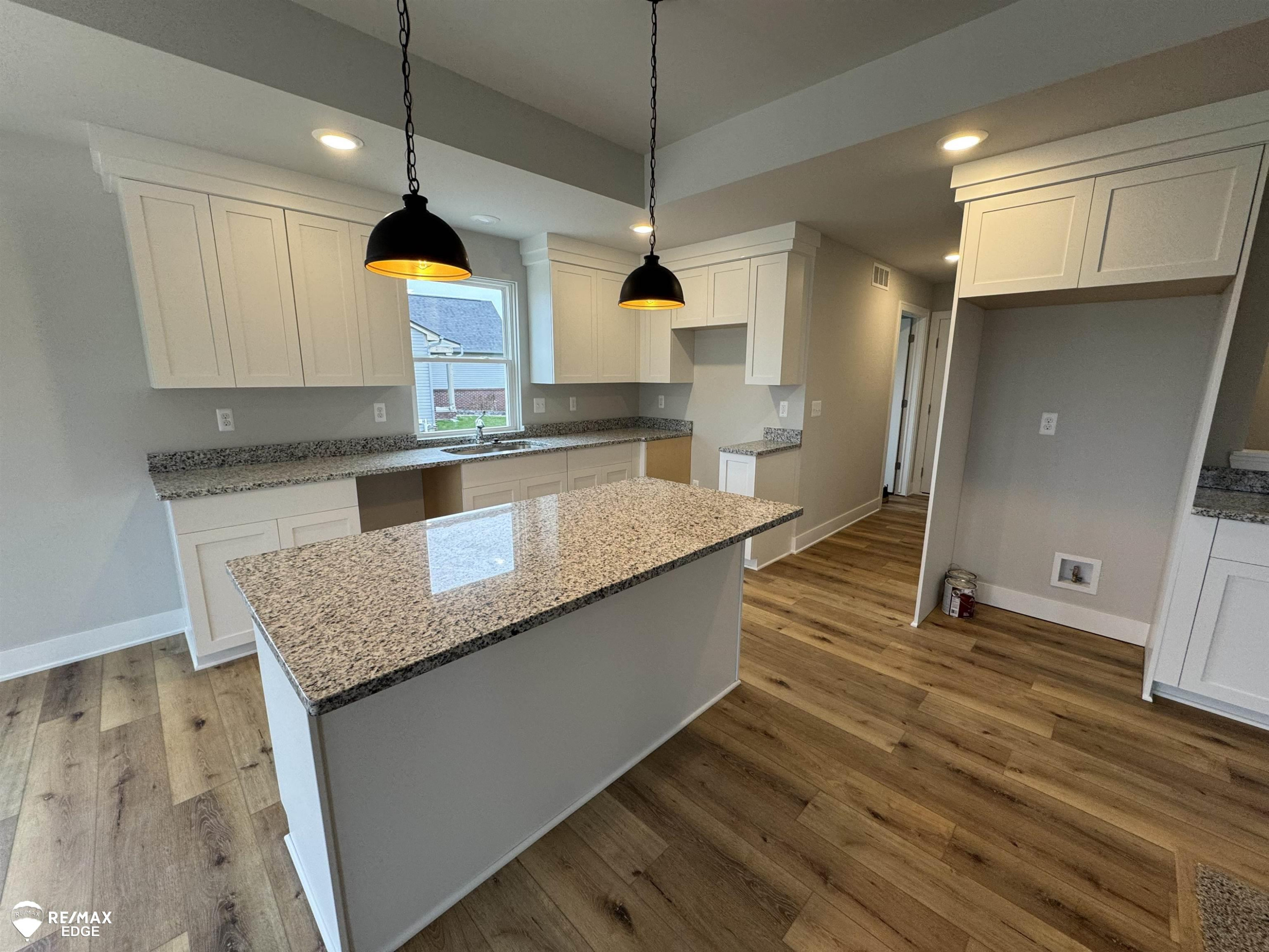 8341 Peninsula Circle, Grand Blanc, MI 48439 — Photo 2